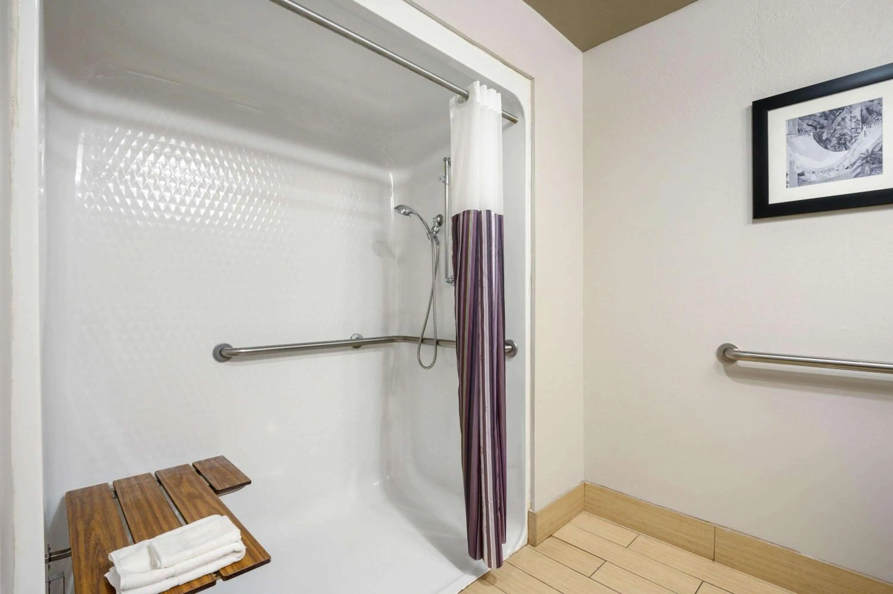 Shower in La Quinta Inn by Wyndham North Myrtle Beach