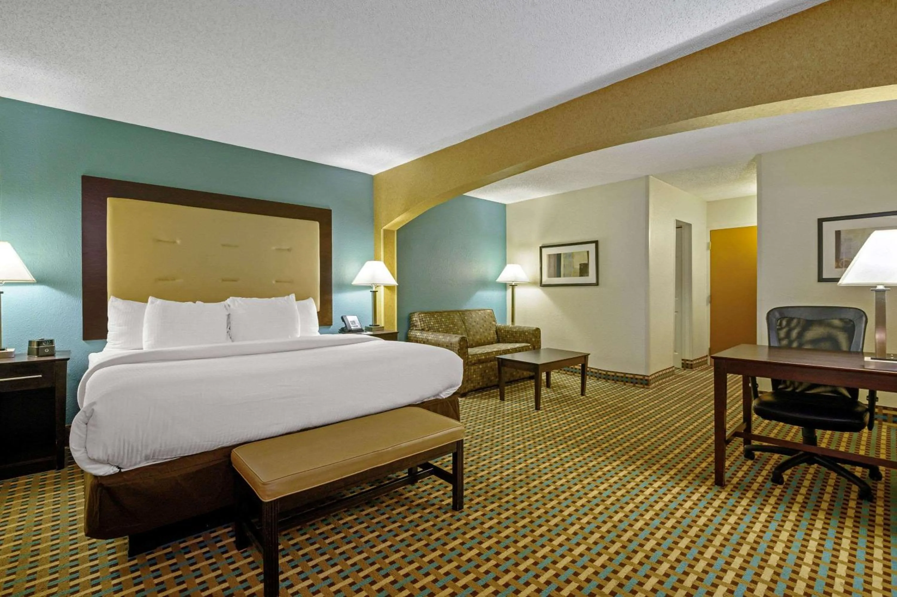 Photo of the whole room, Bed in La Quinta Inn by Wyndham Columbia SE Fort Jackson