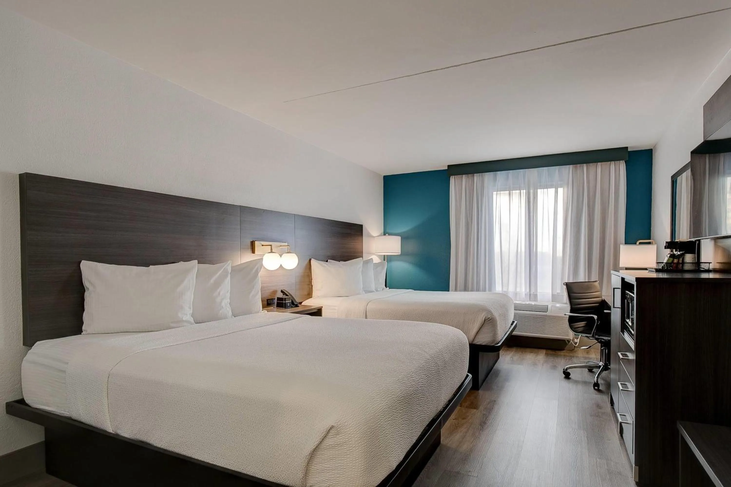 Photo of the whole room, Bed in La Quinta Inn by Wyndham Columbia SE Fort Jackson