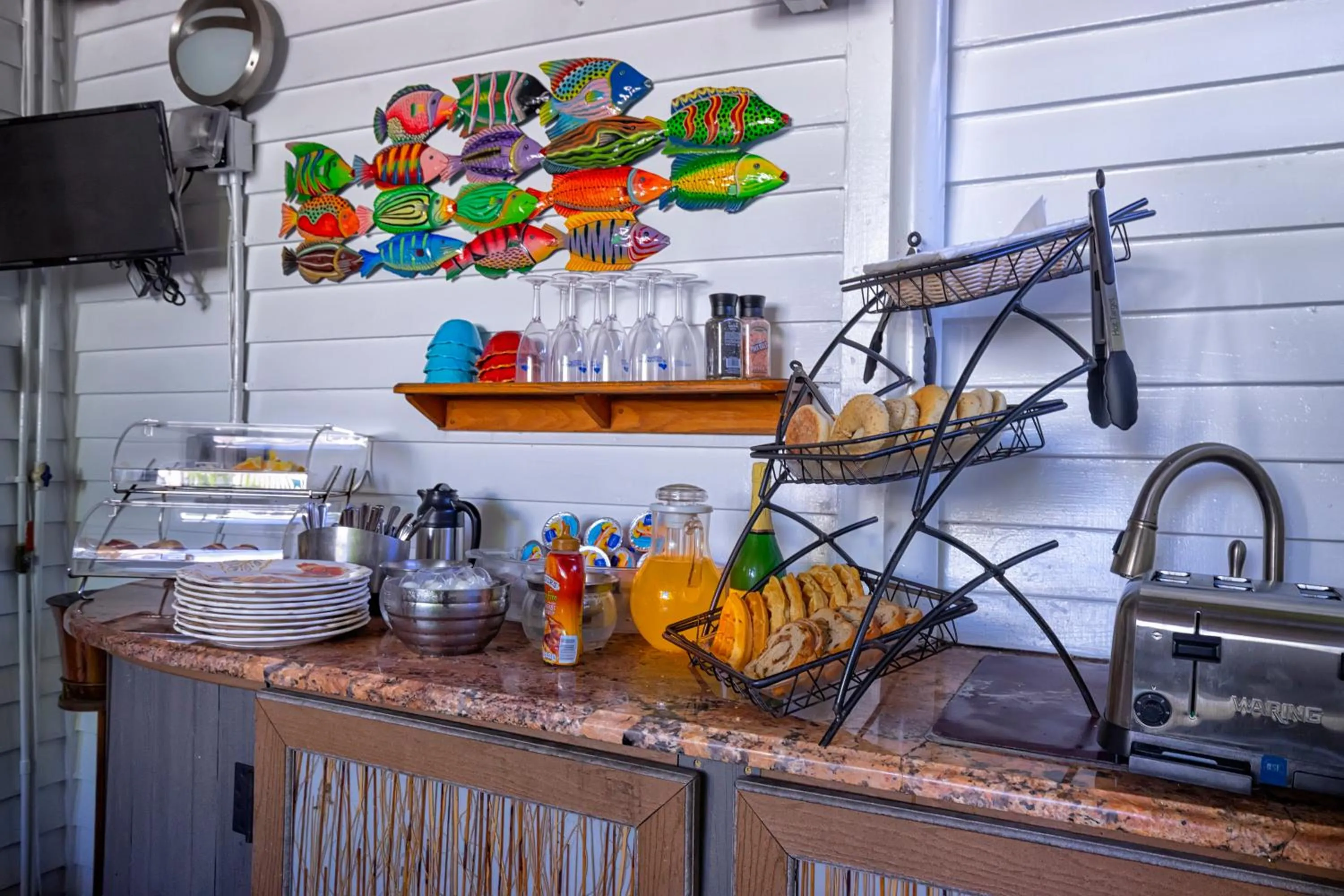 Food and drinks in Seascape Tropical Inn