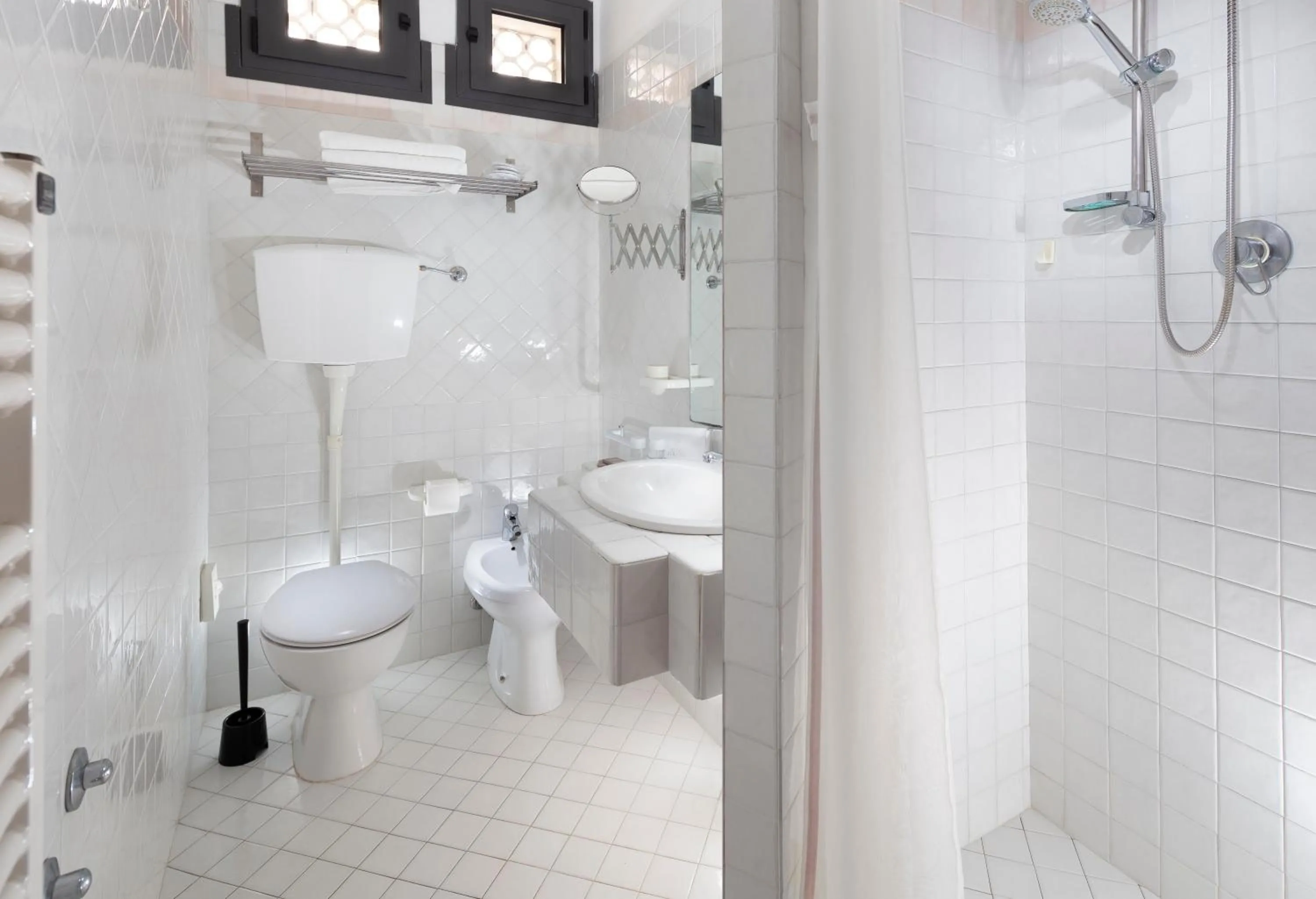 Shower in Hotel Strand