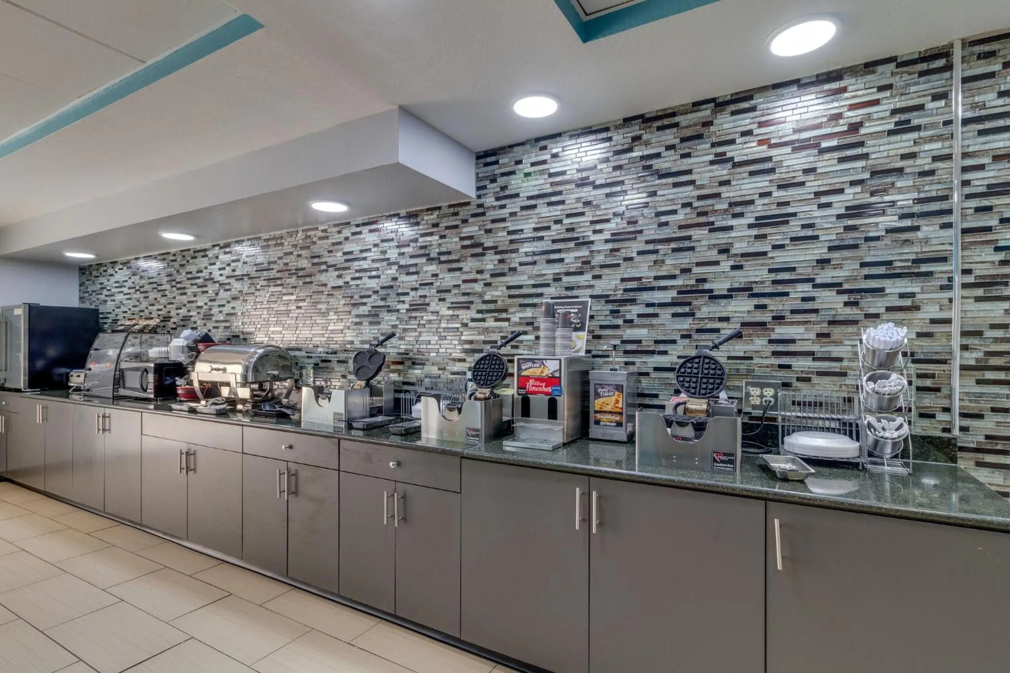 Continental breakfast in La Quinta by Wyndham Sevierville / Kodak