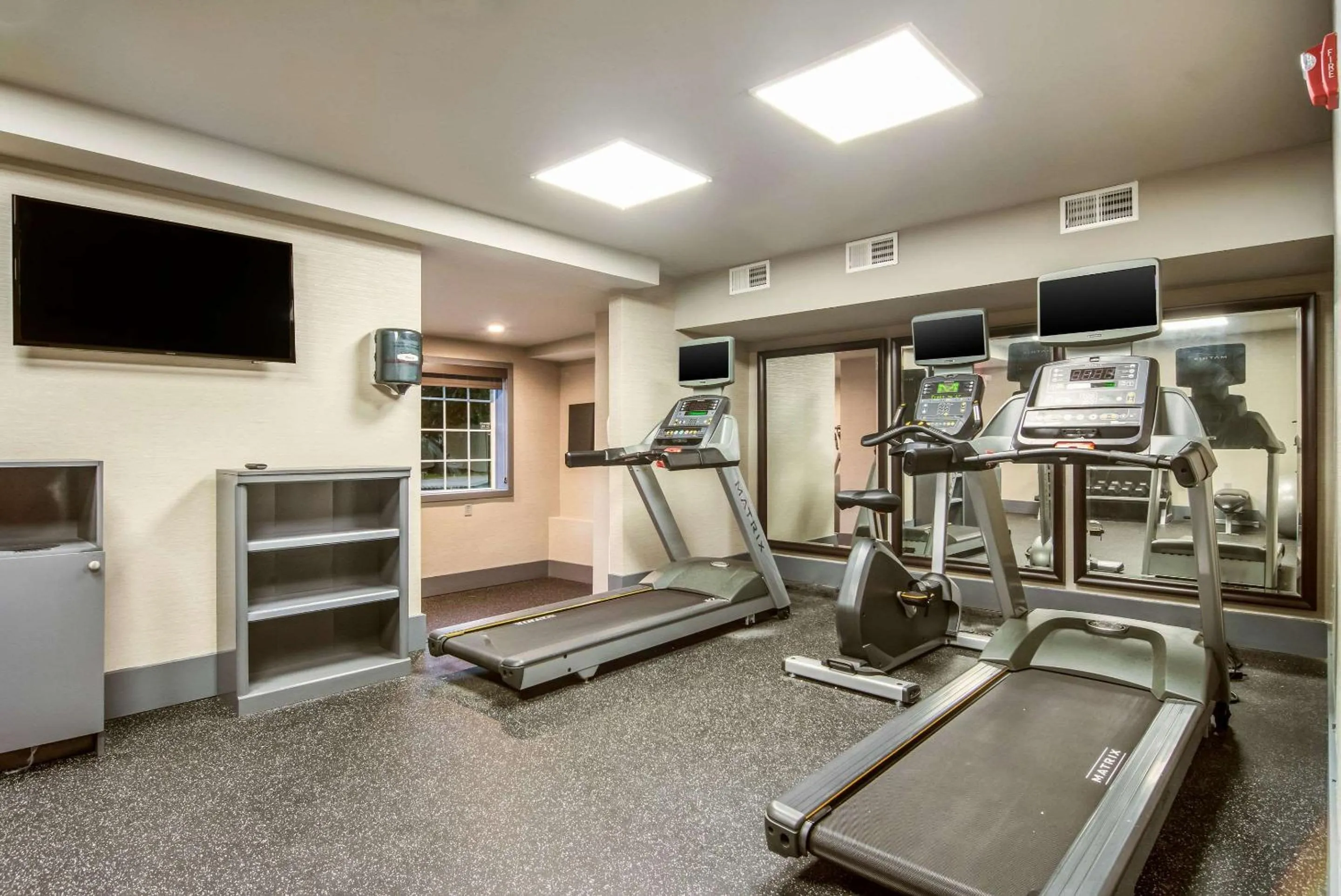 Fitness centre/facilities in District 3 Hotel, Ascend Hotel Collection