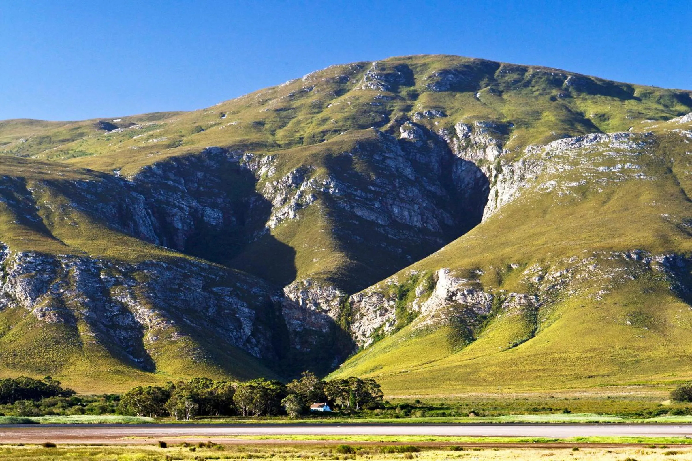 Mountain view in Mosaic Lagoon Lodge