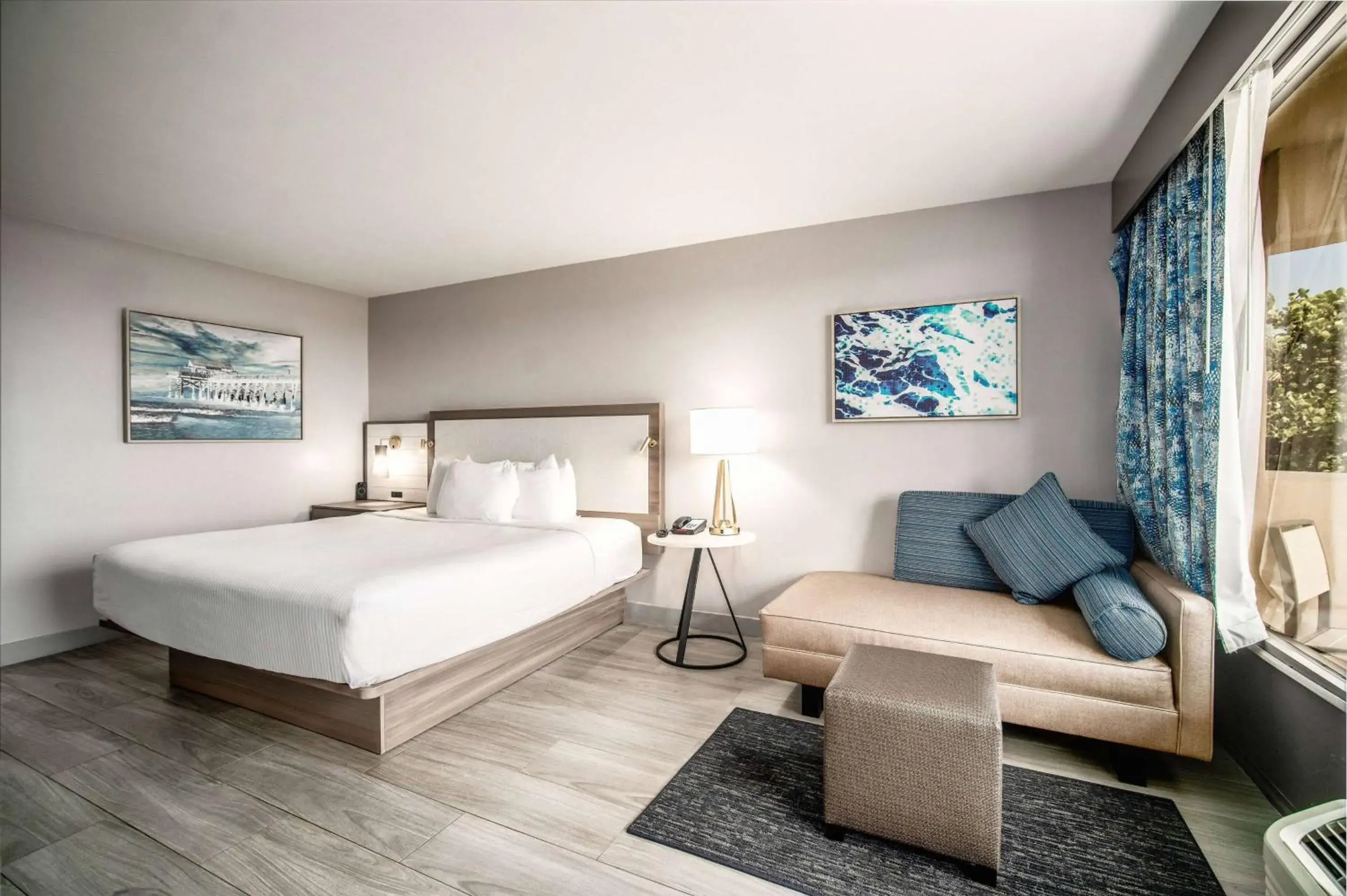 King Room with Balcony and Partial Pool View - Non-Smoking in La Quinta by Wyndham Cocoa Beach Oceanfront King Room with Balcony and Partial Pool View - Non-Smoking in La Quinta by Wyndham Cocoa Beach Oceanfront