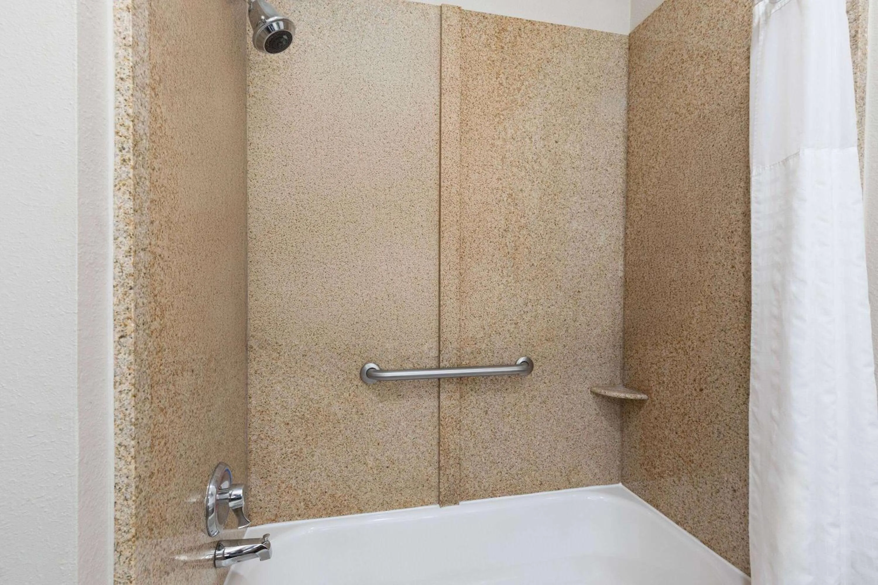Bathroom in La Quinta by Wyndham Snellville - Stone Mountain