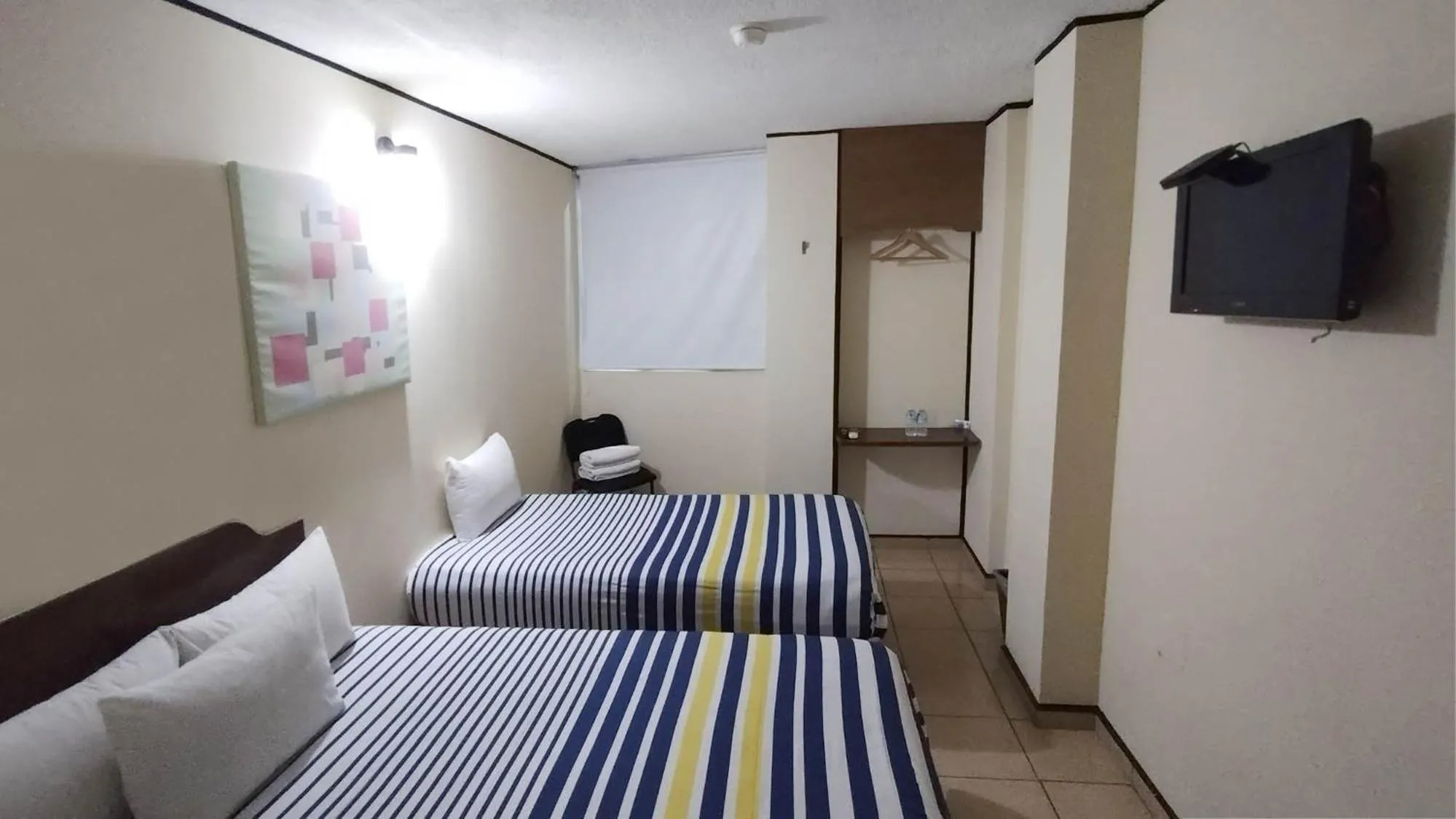 Hotel Mateos 1215