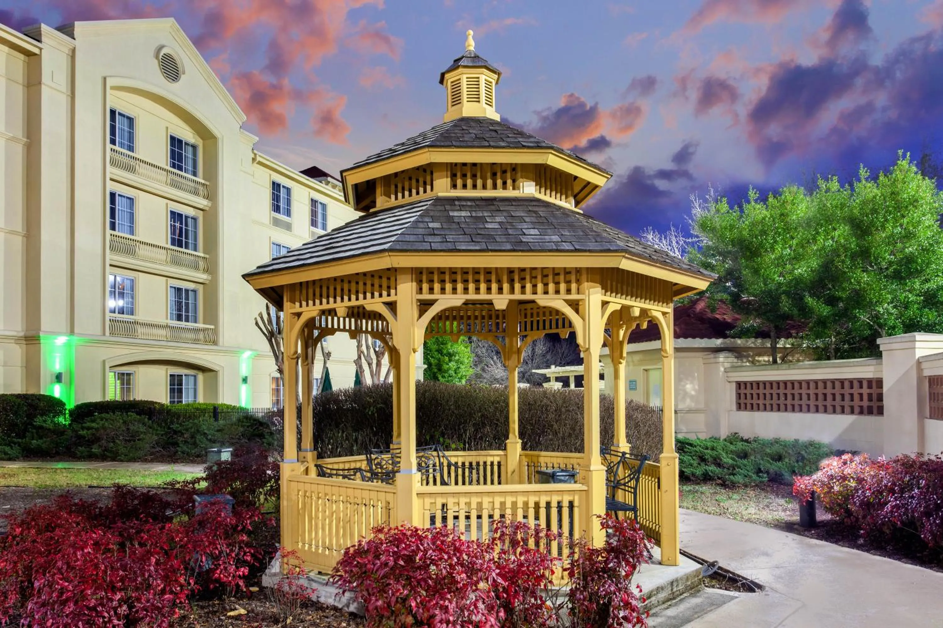 Patio in La Quinta by Wyndham Birmingham Hoover