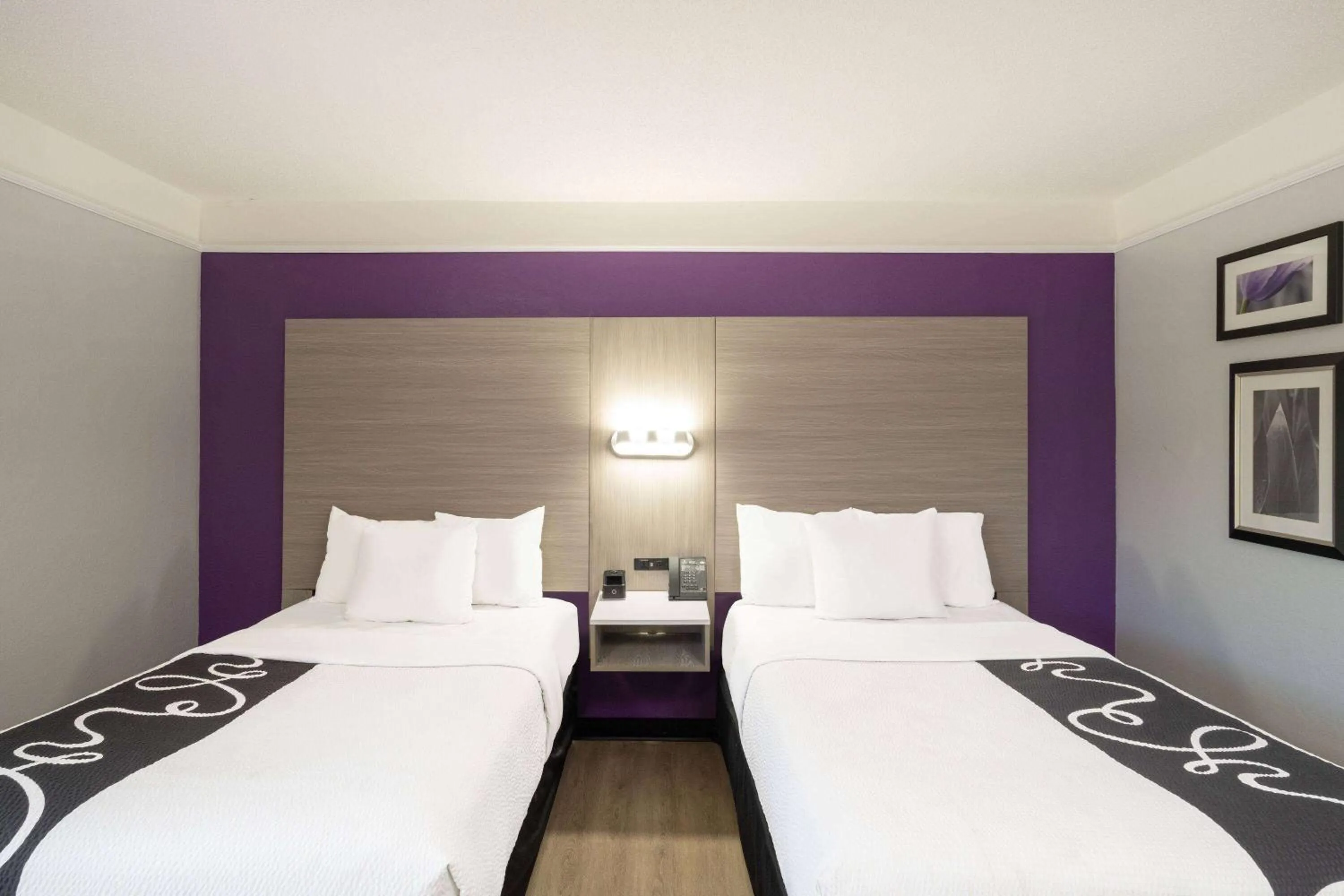 Photo of the whole room, Bed in La Quinta by Wyndham Birmingham Hoover