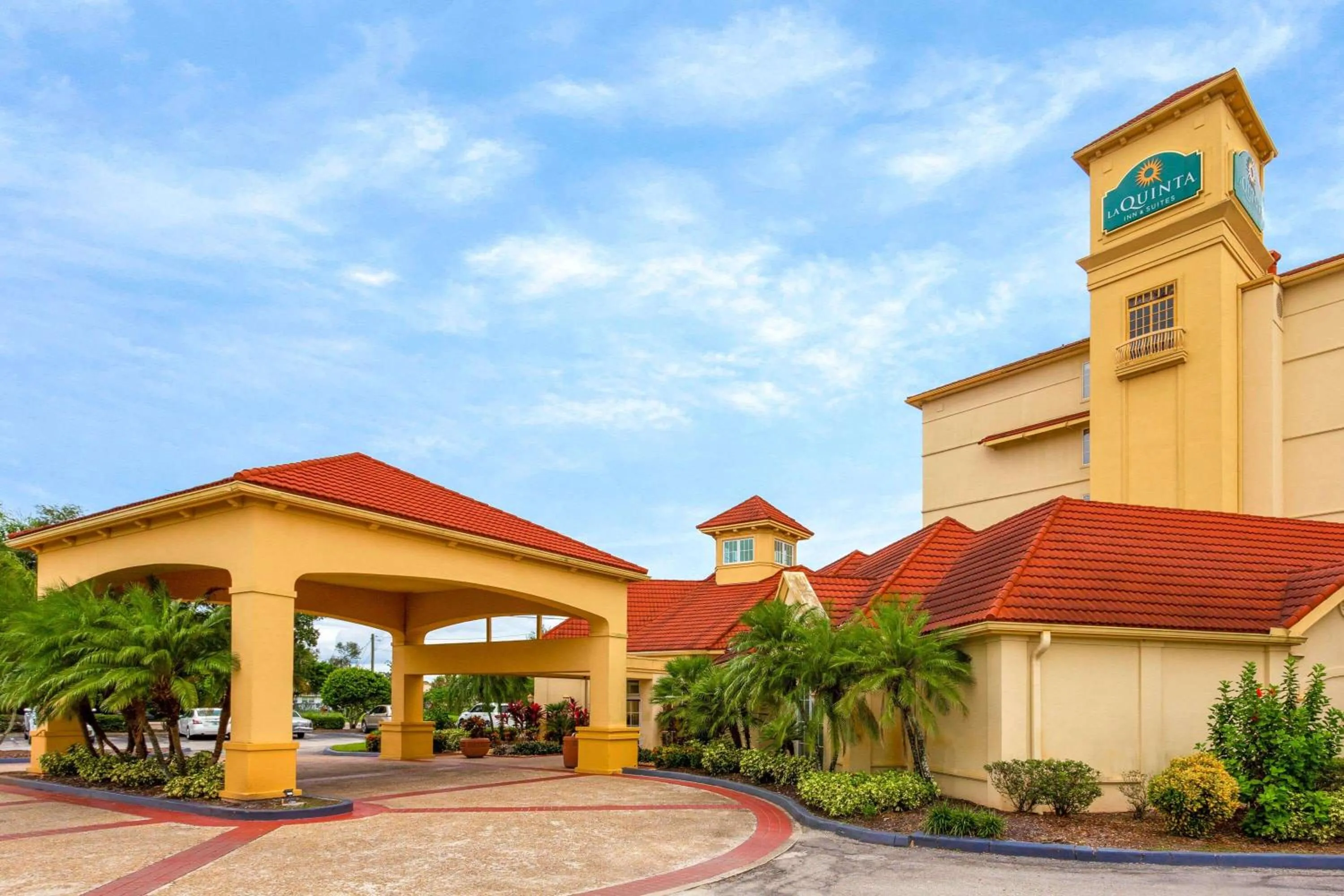 Property building in La Quinta by Wyndham Lakeland West