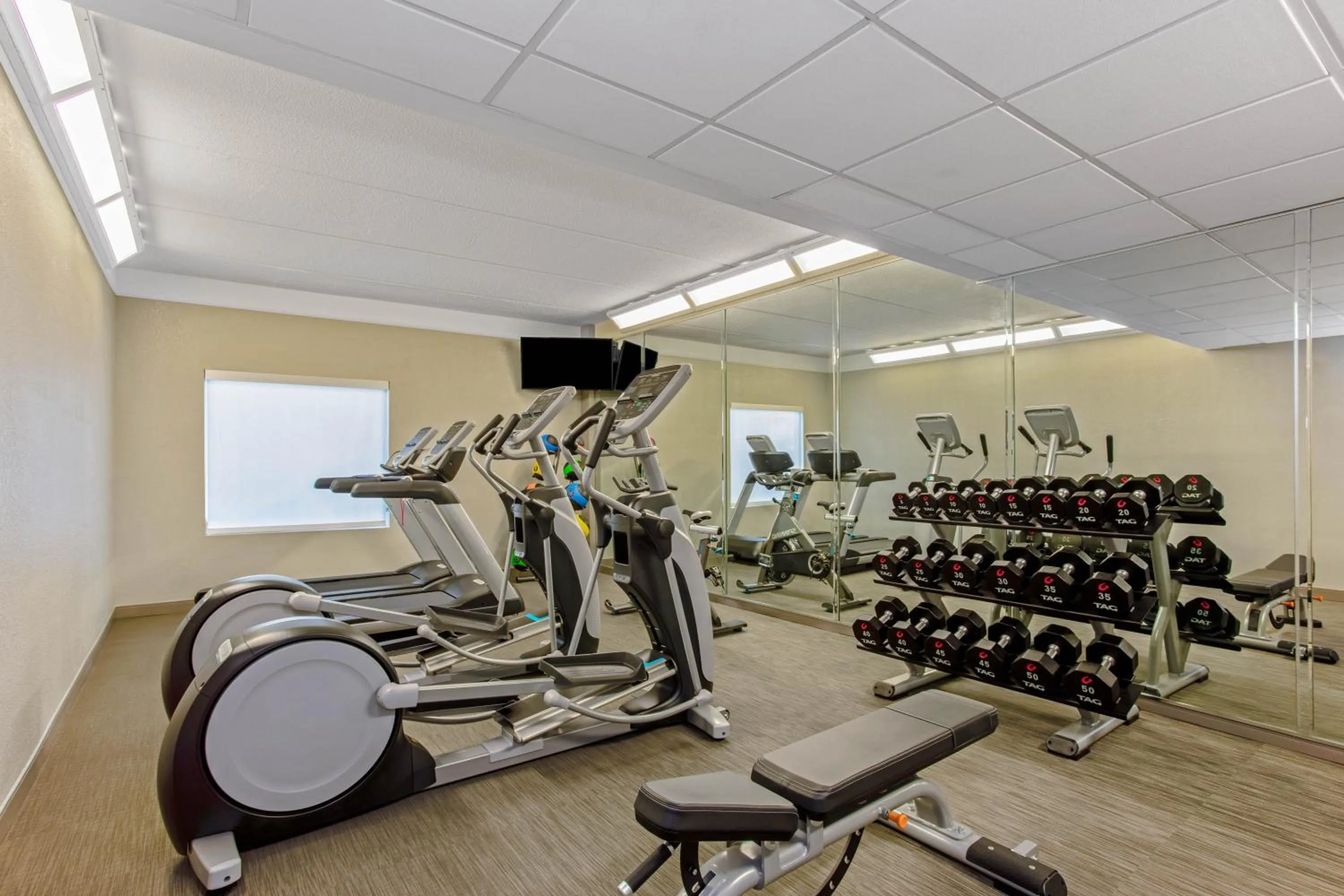Fitness centre/facilities in La Quinta Inn & Suites by Wyndham Panama City