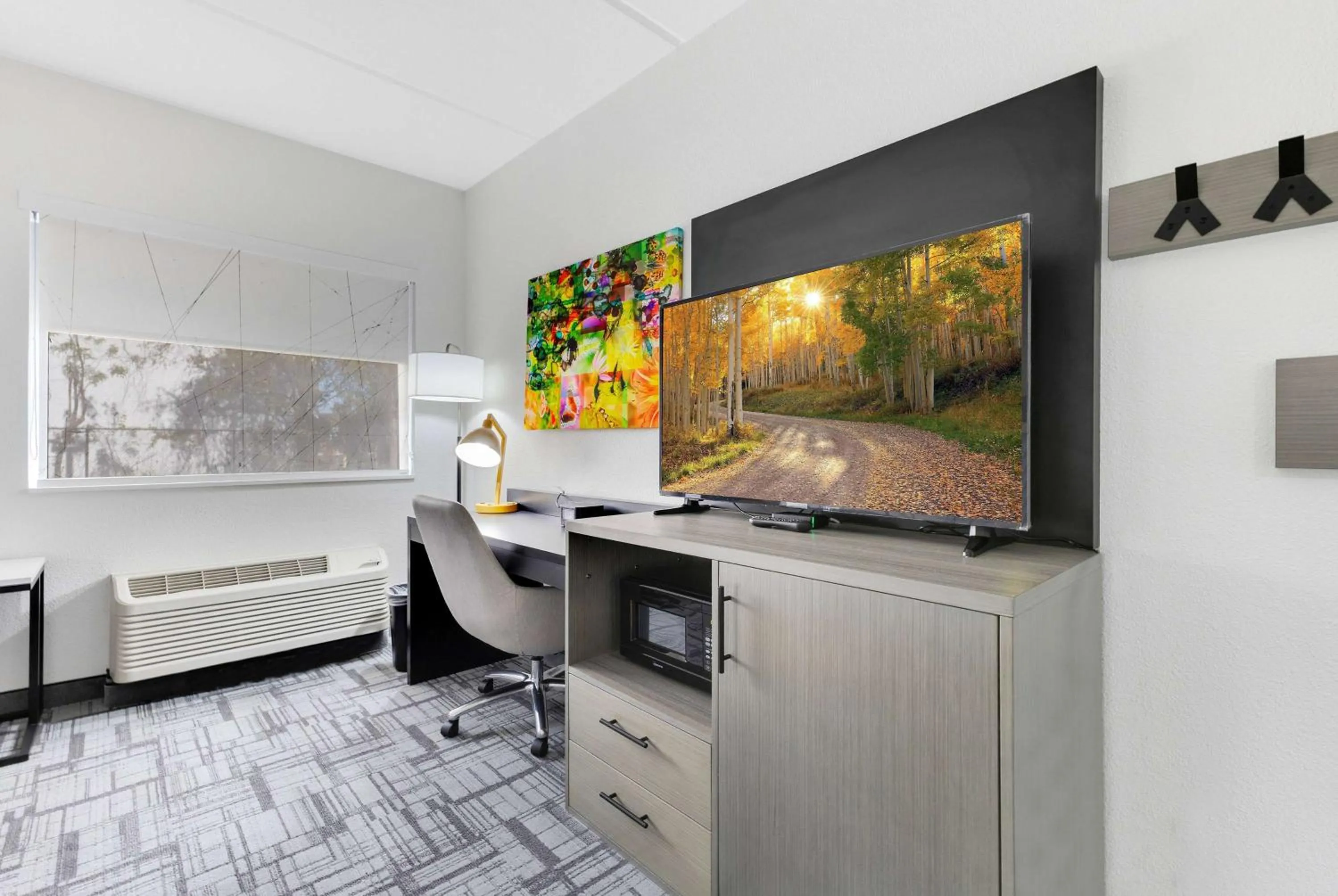 Photo of the whole room in La Quinta Inn & Suites by Wyndham Jacksonville Mandarin