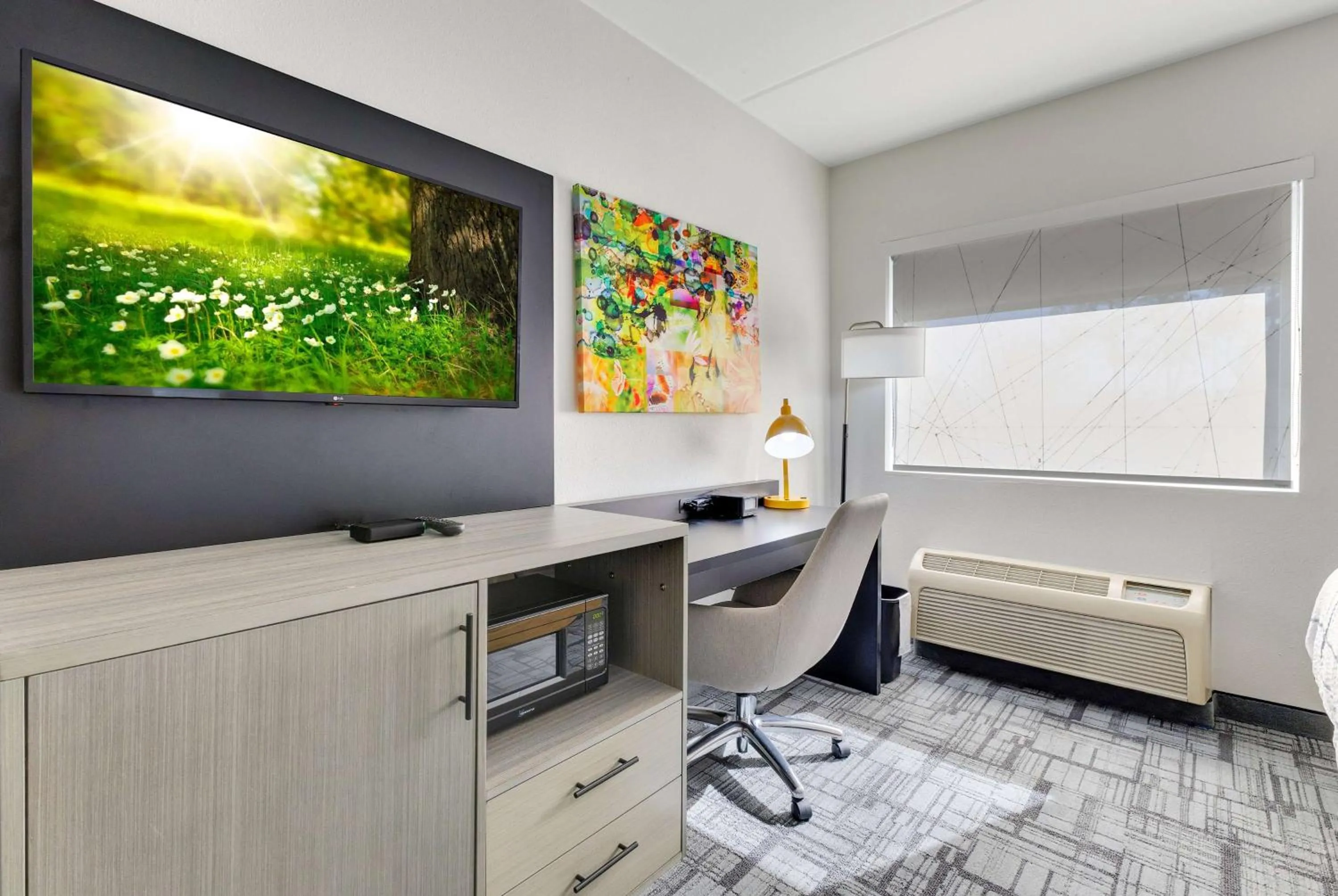 Photo of the whole room in La Quinta Inn & Suites by Wyndham Jacksonville Mandarin