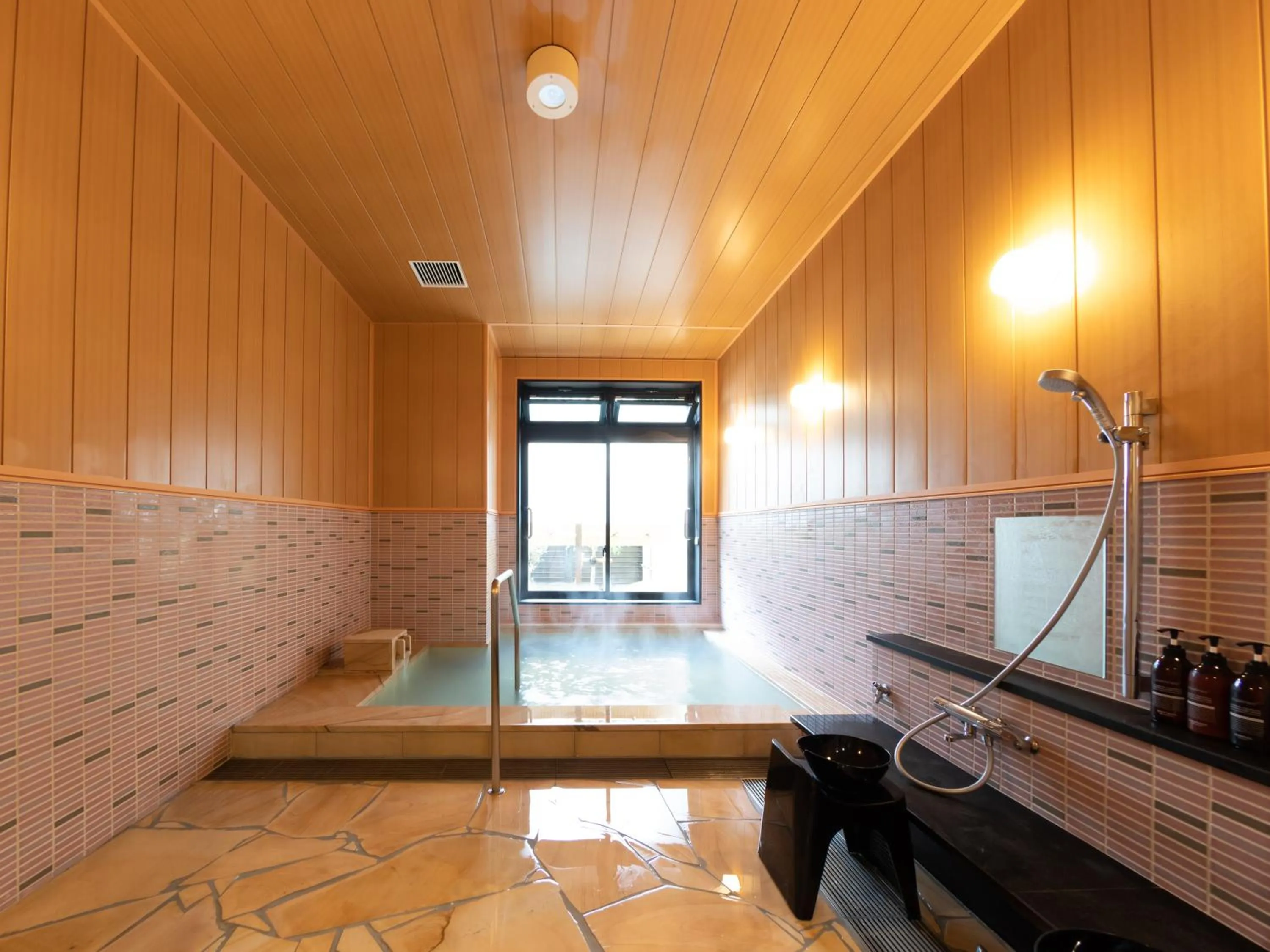 Hot Spring Bath in Akarinoyado Togetsu