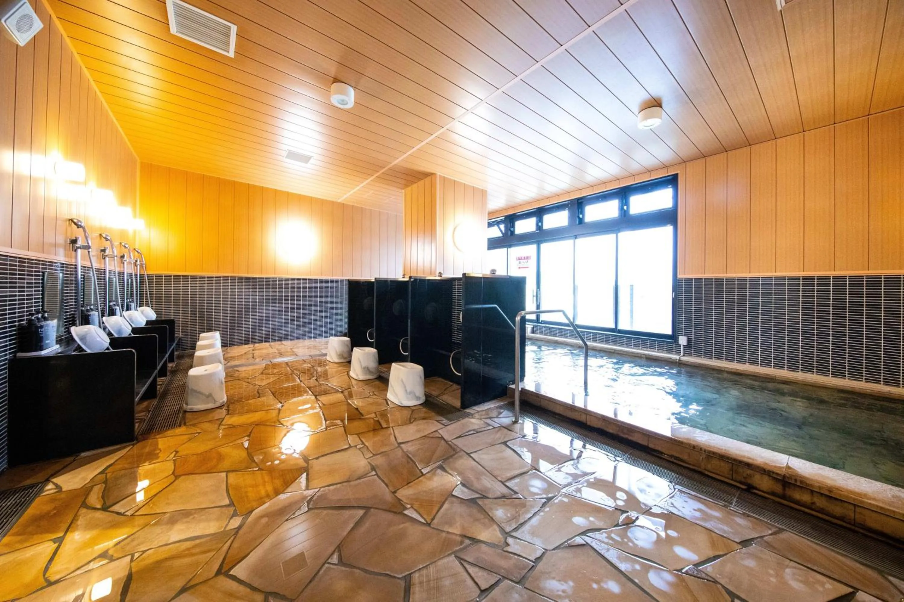 Hot Spring Bath in Akarinoyado Togetsu