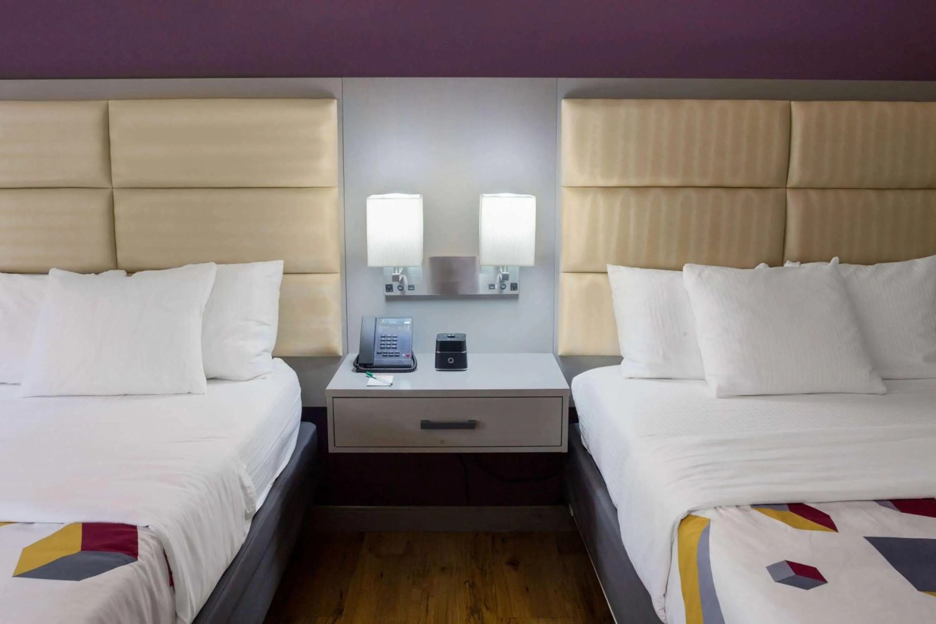 Photo of the whole room, Bed in La Quinta by Wyndham Mobile - Daphne