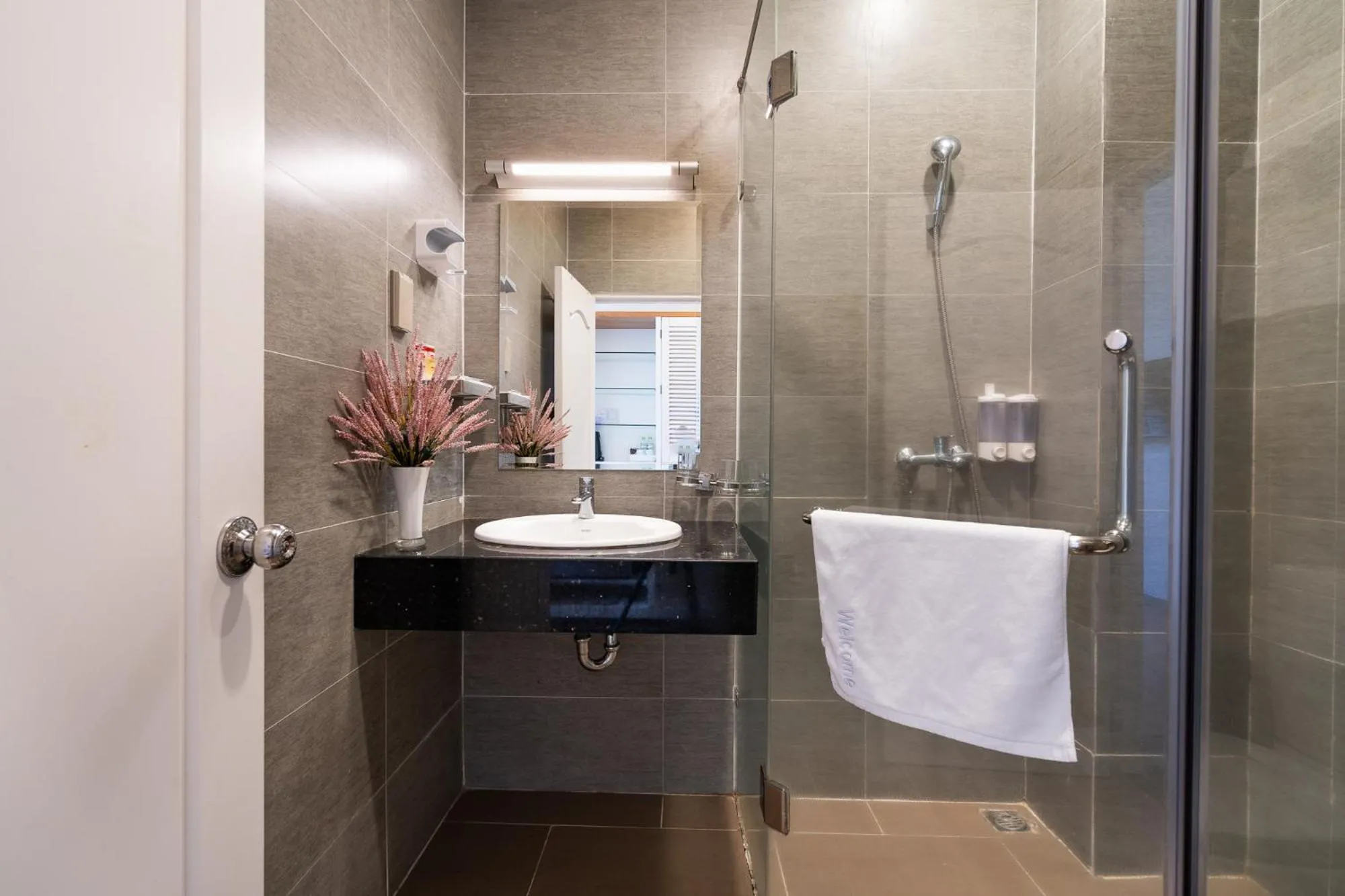 Shower in Saigon's Book Da Lat Hotel