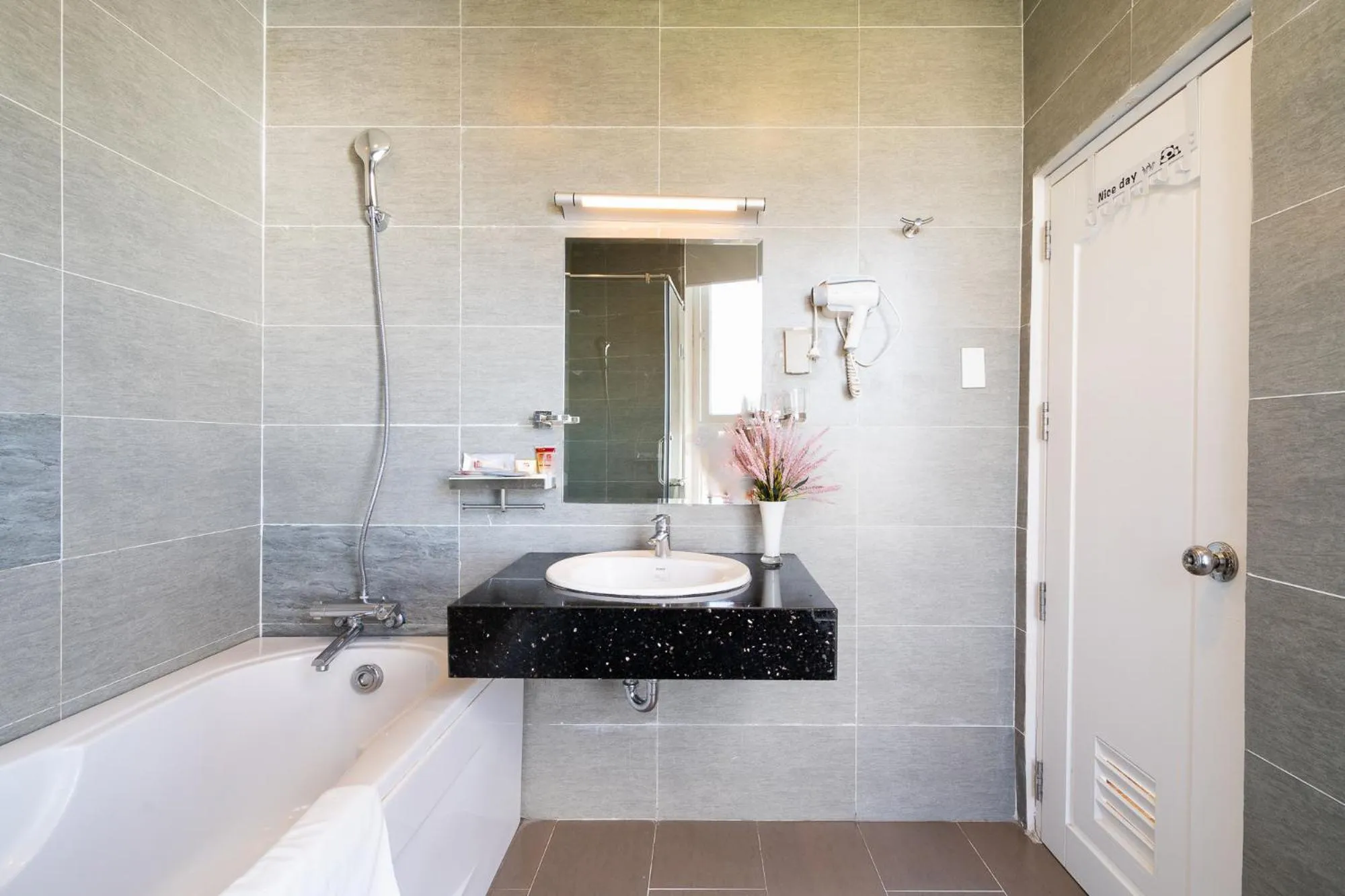 Shower in Saigon's Book Da Lat Hotel