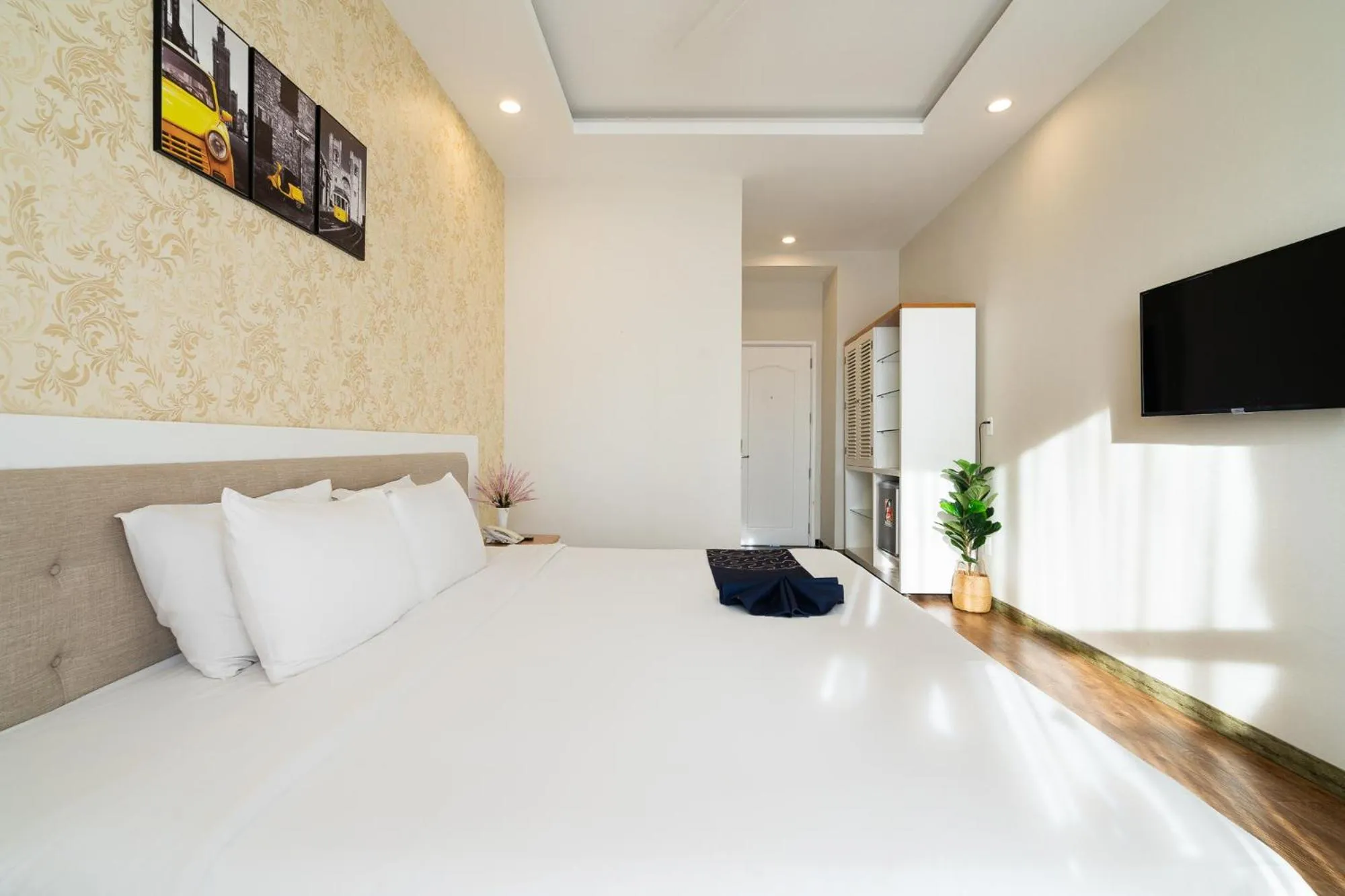 Bed in Saigon's Book Da Lat Hotel