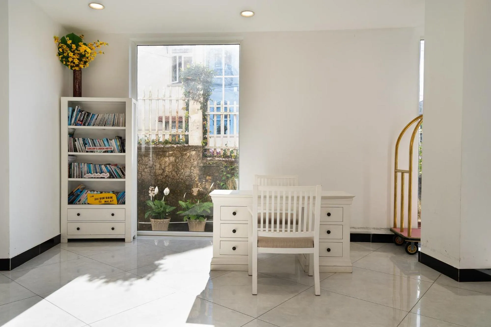 concierge in Saigon's Book Da Lat Hotel