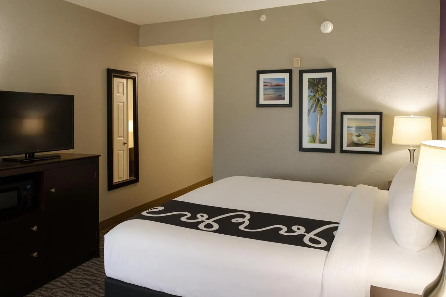 Guests, Bed in La Quinta by Wyndham Port Orange / Daytona