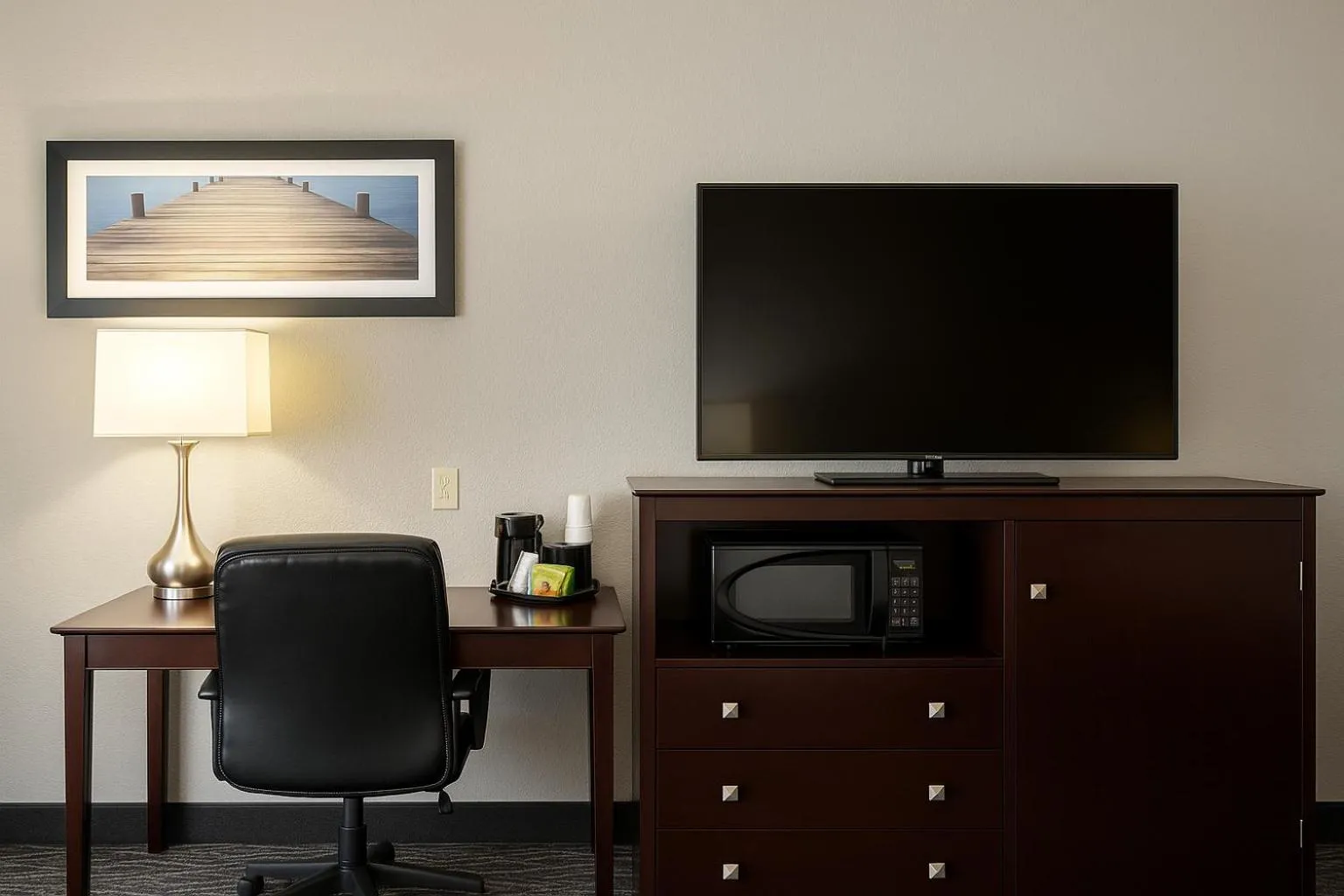 TV and multimedia in La Quinta by Wyndham Port Orange / Daytona