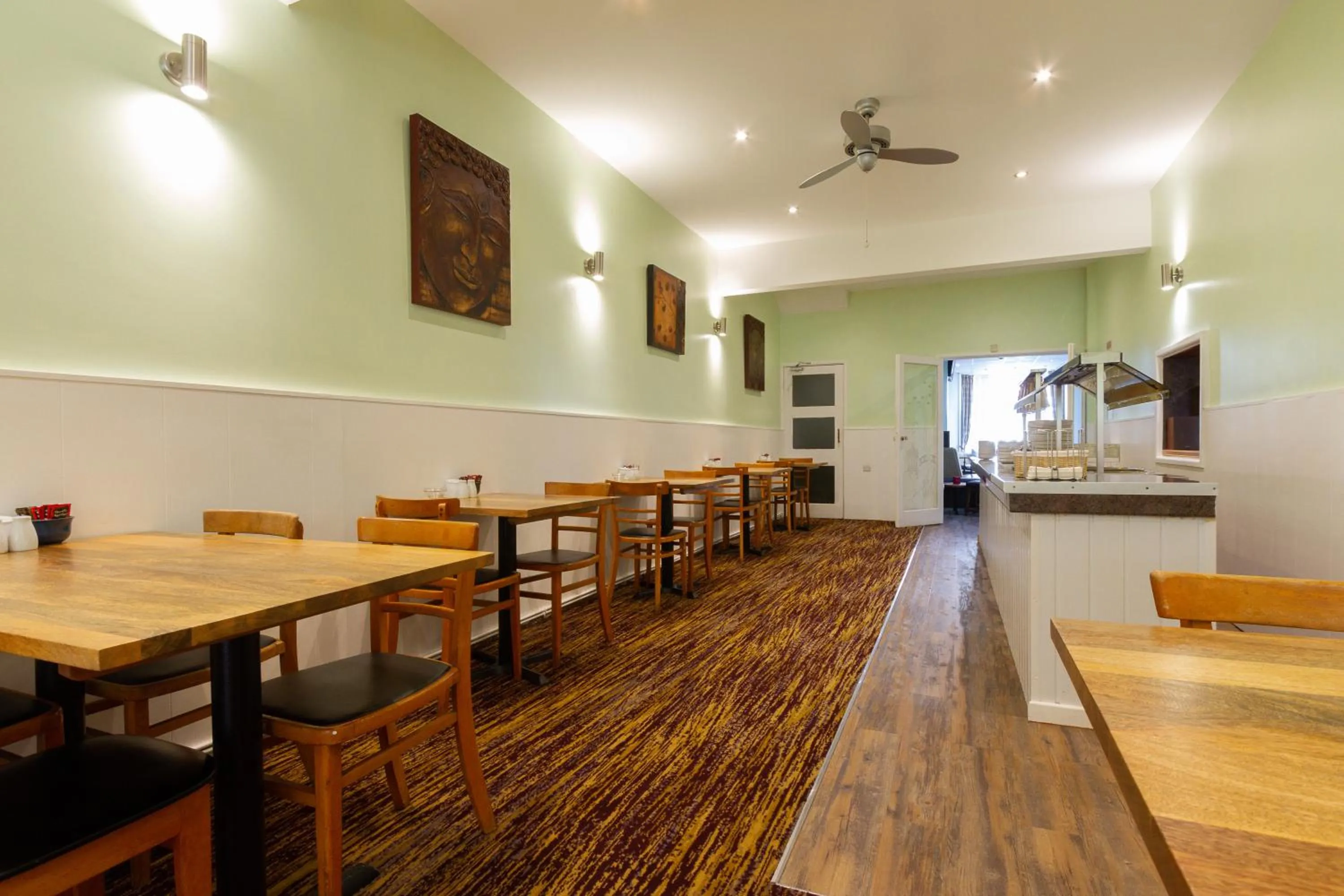 Dining area in Fairhaven Hotel