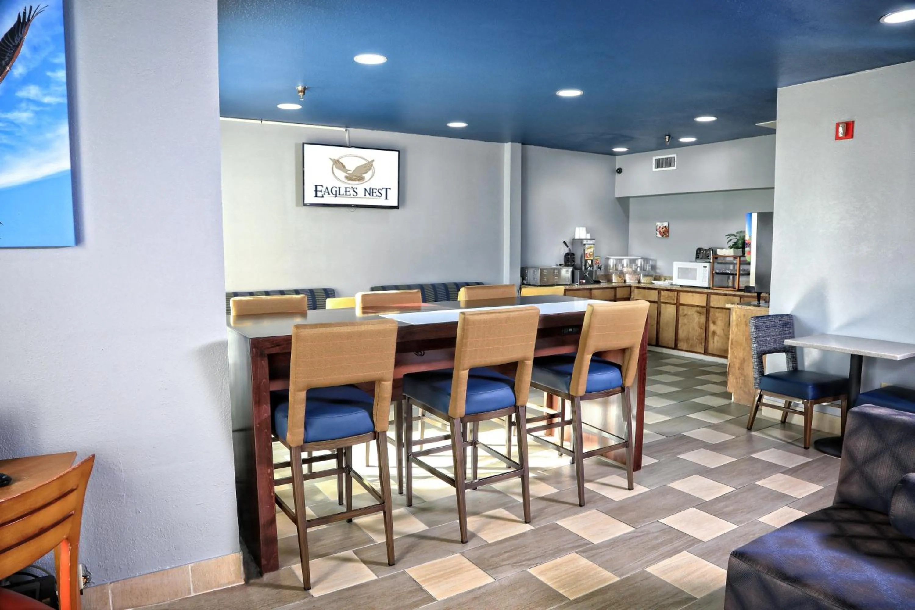 Restaurant/places to eat in Eagles Nest Inn