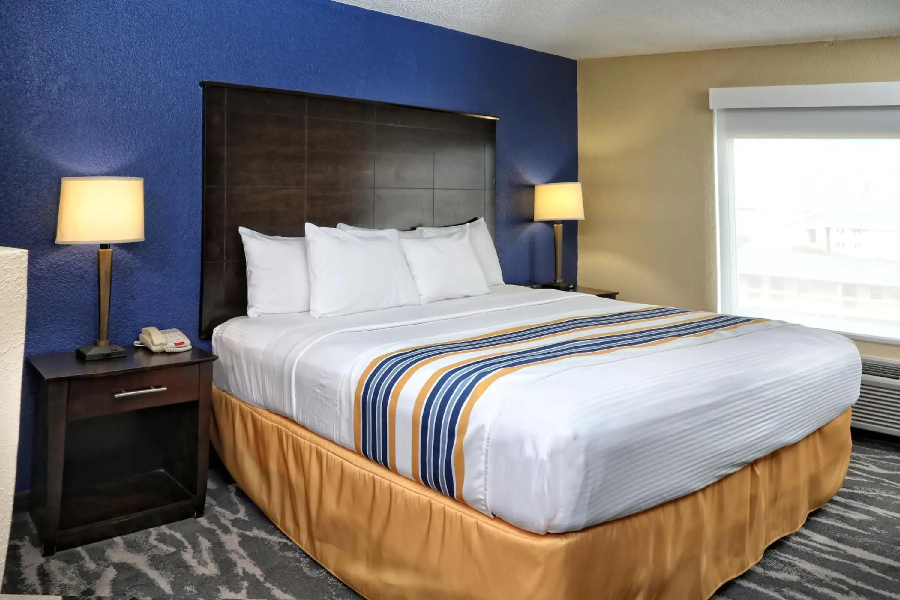 King Studio with Sofa Bed in Eagles Nest Inn King Studio with Sofa Bed in Eagles Nest Inn