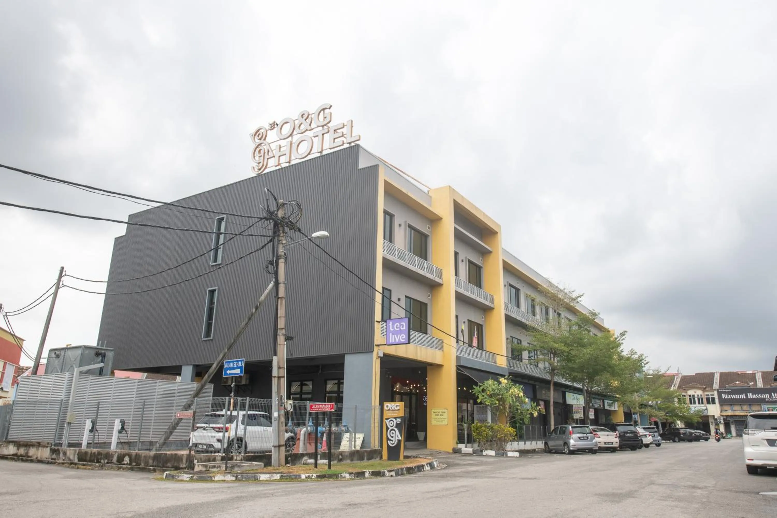 Property building in O&G Hotel Parit Buntar