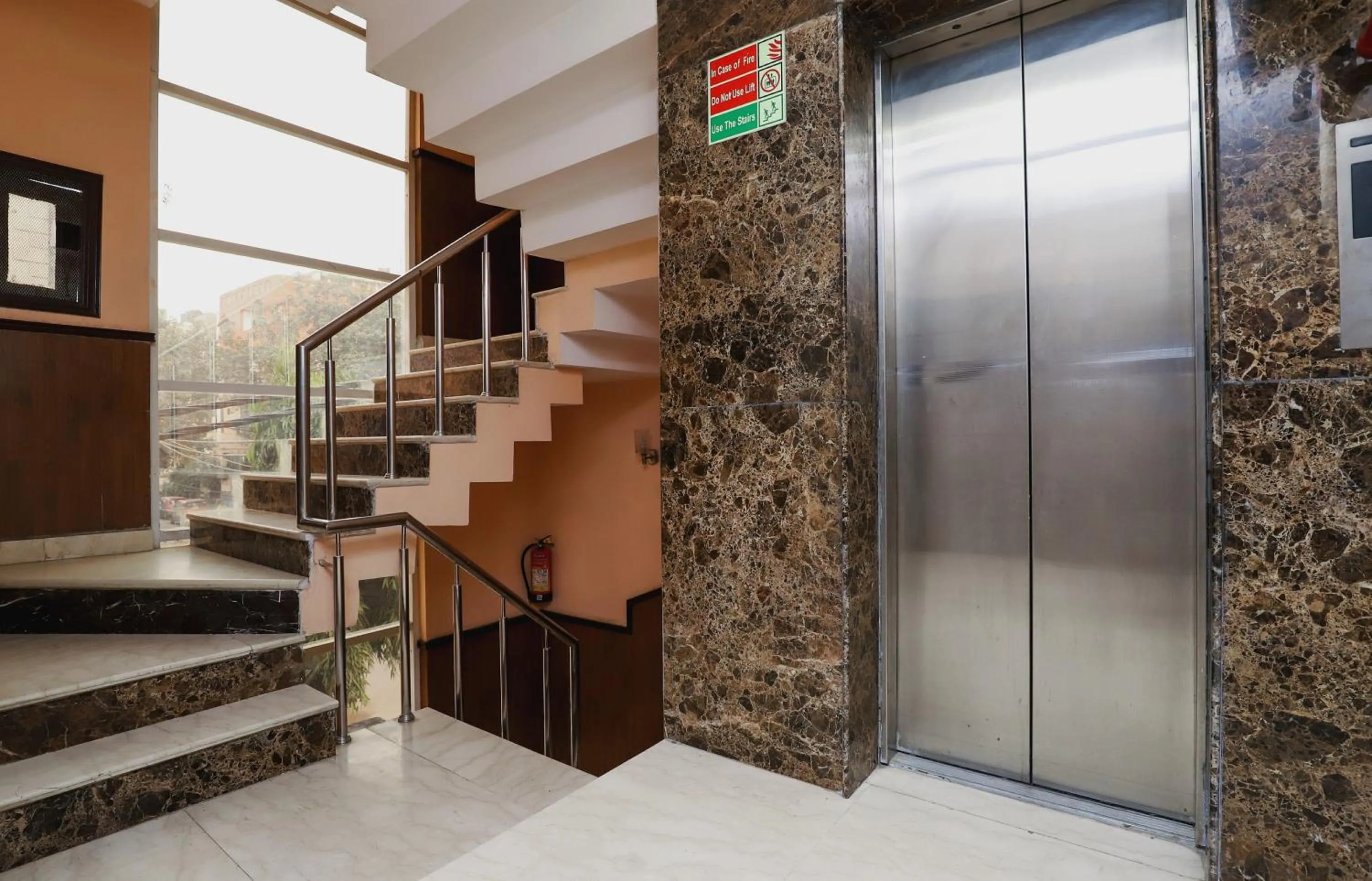 Lobby or reception in Super Hotel O J P Inn Near Patel Nagar Metro Station