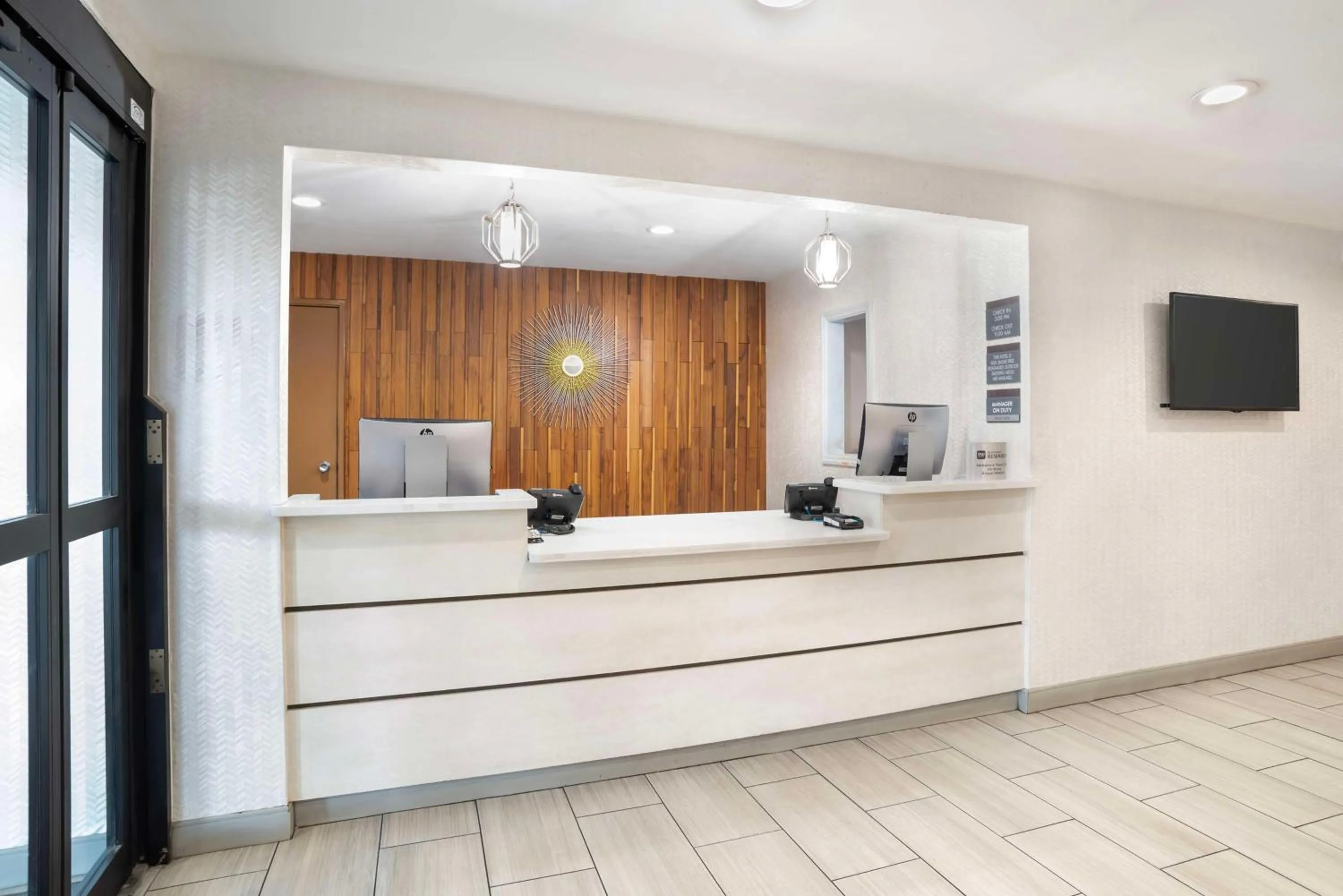 Lobby or reception in Best Western Montgomery I-85 North