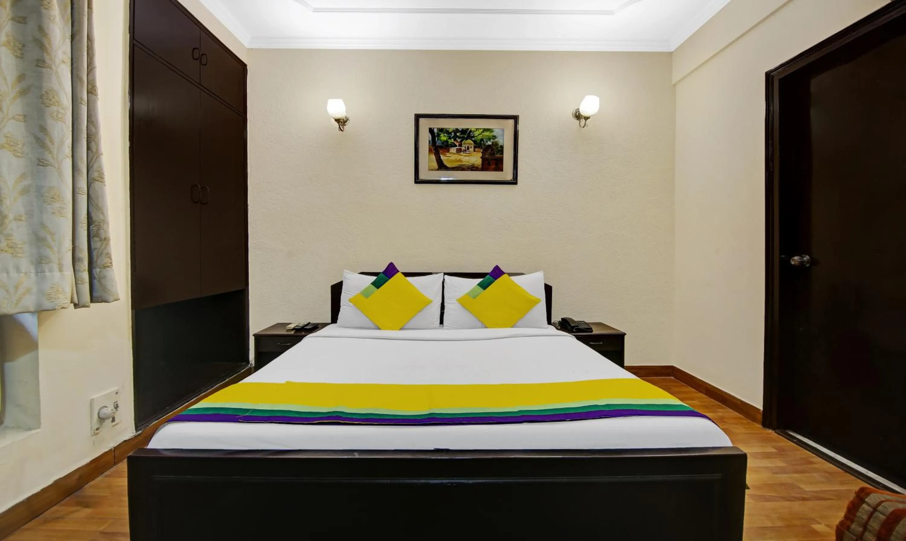 Bedroom, Bed in Itsy Hotels Arien International
