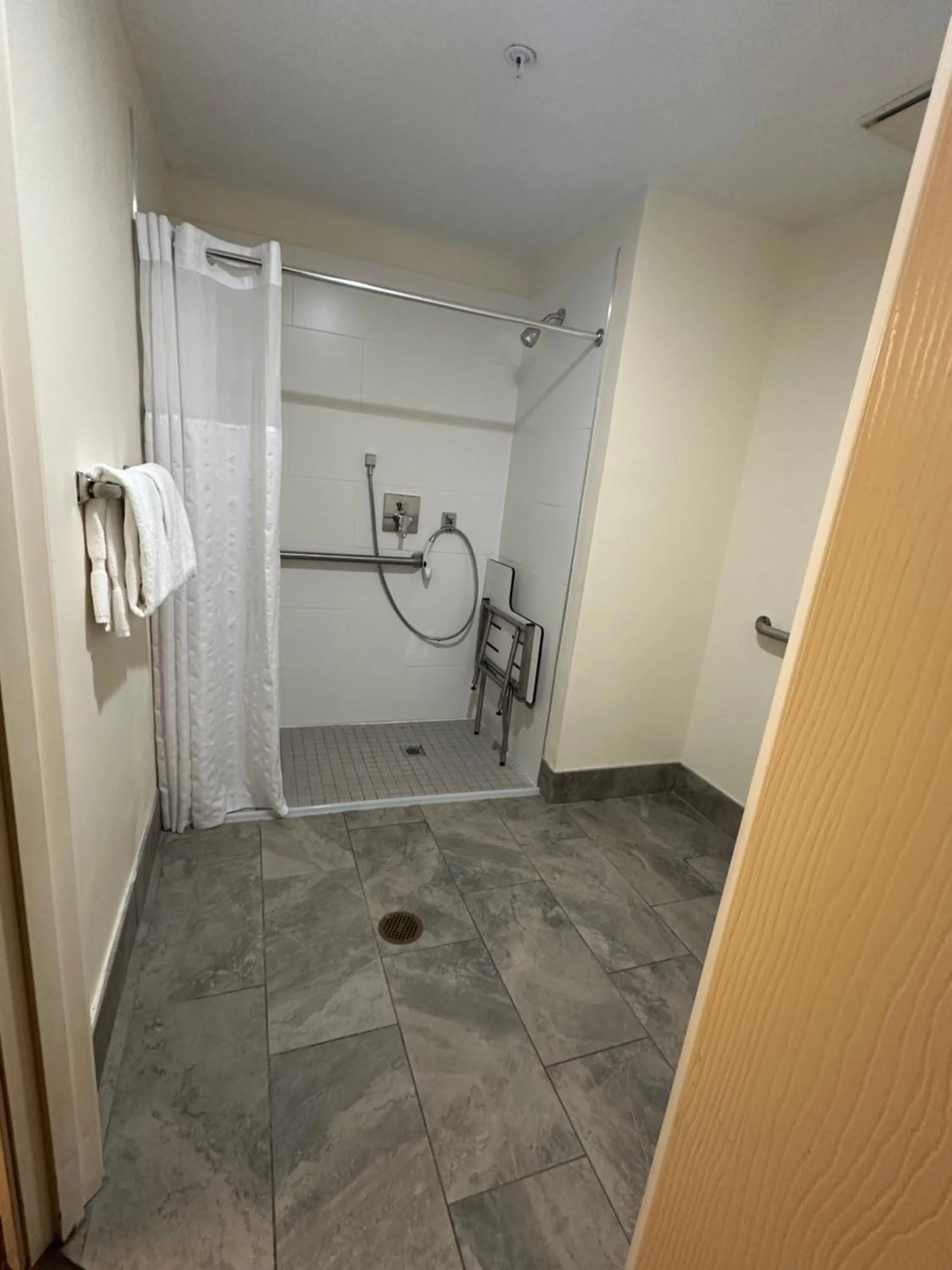 La Quinta Inn & Suites by Wyndham Sawgrass