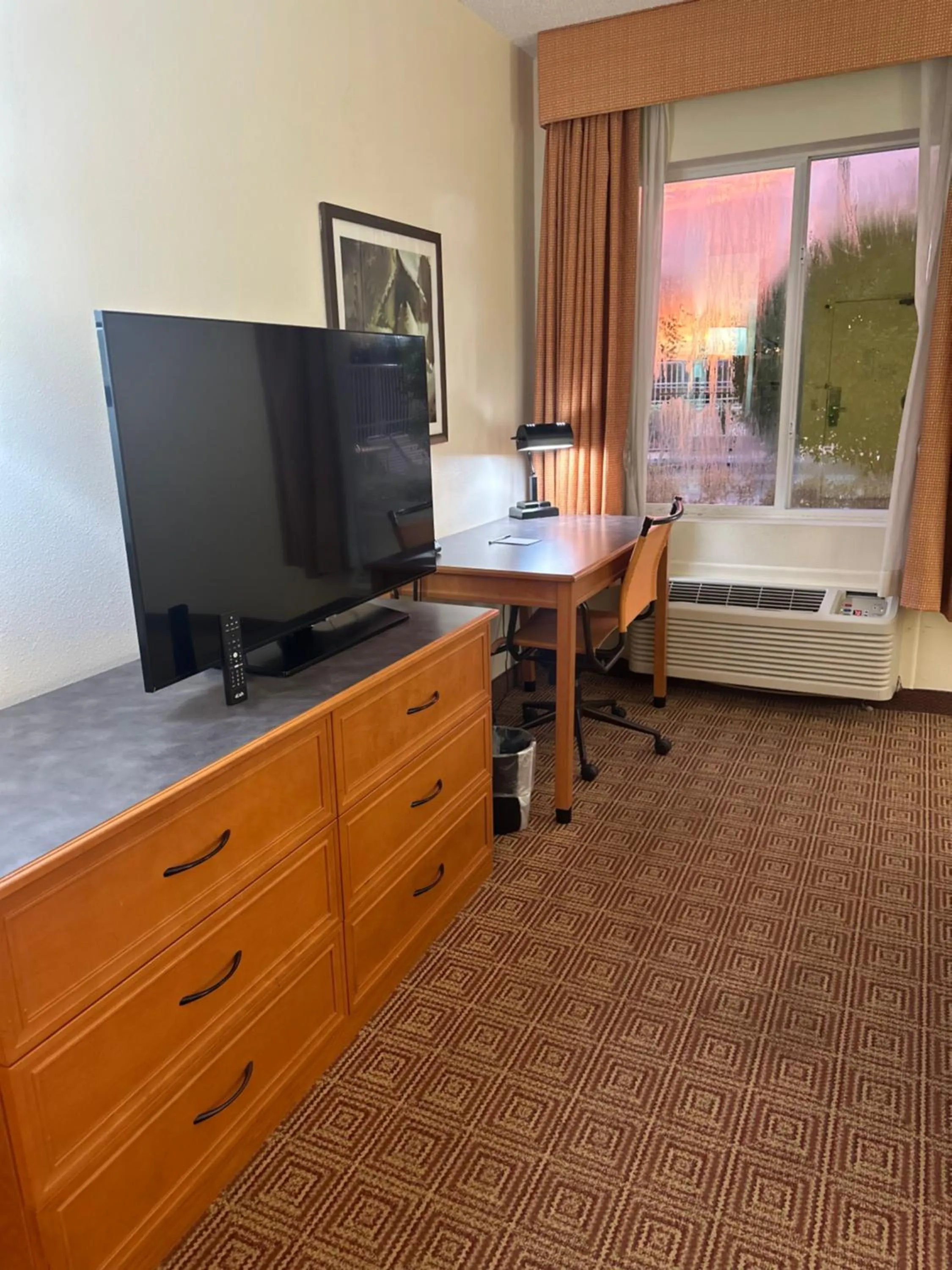 La Quinta Inn & Suites by Wyndham Sawgrass