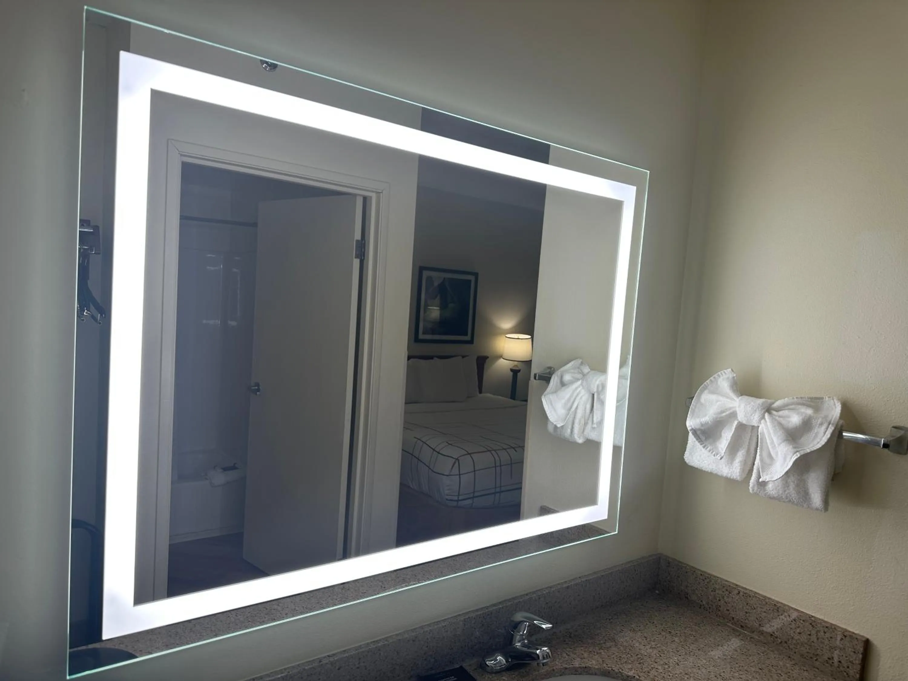 La Quinta Inn & Suites by Wyndham Sawgrass