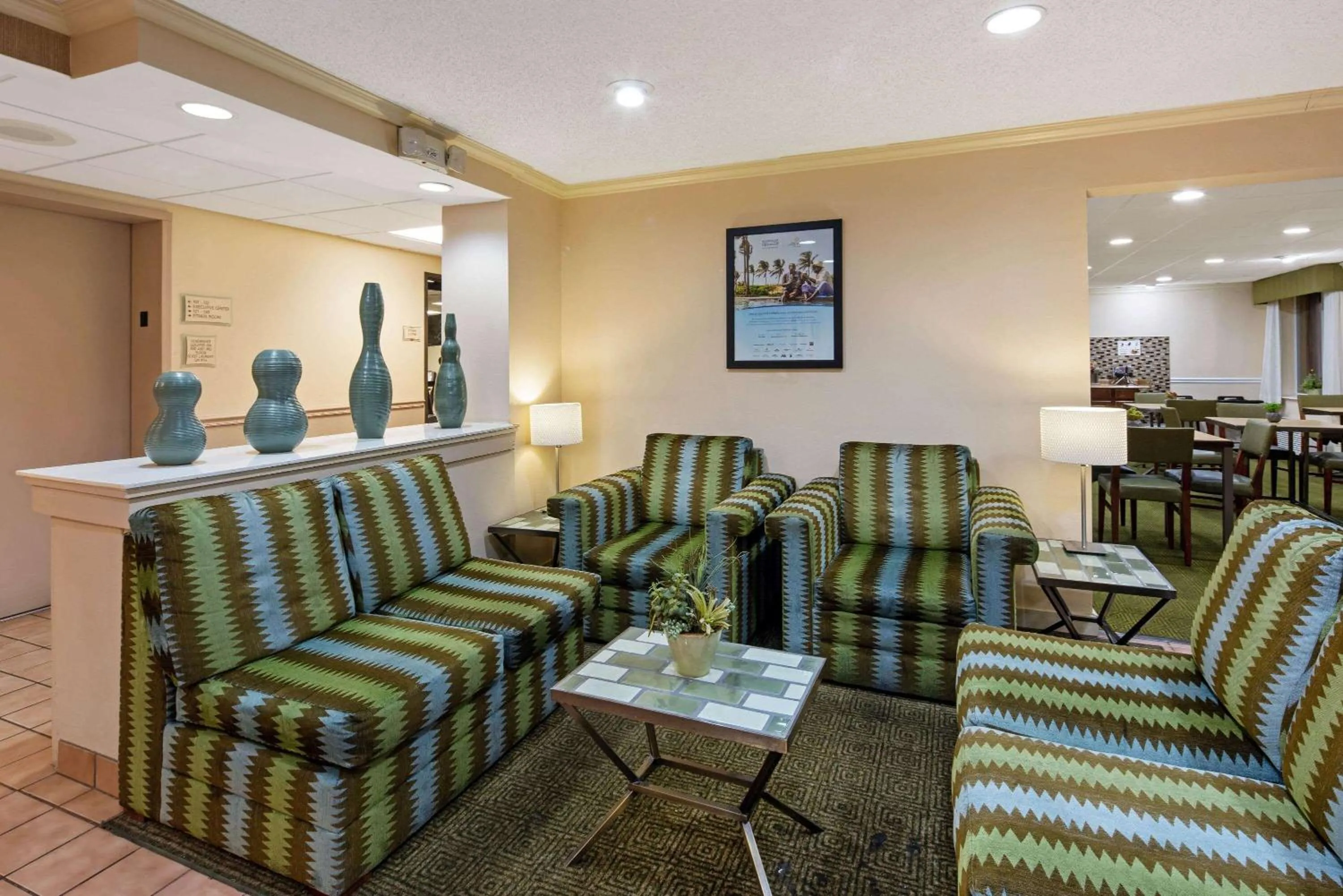Lobby or reception in La Quinta Inn & Suites by Wyndham Sawgrass