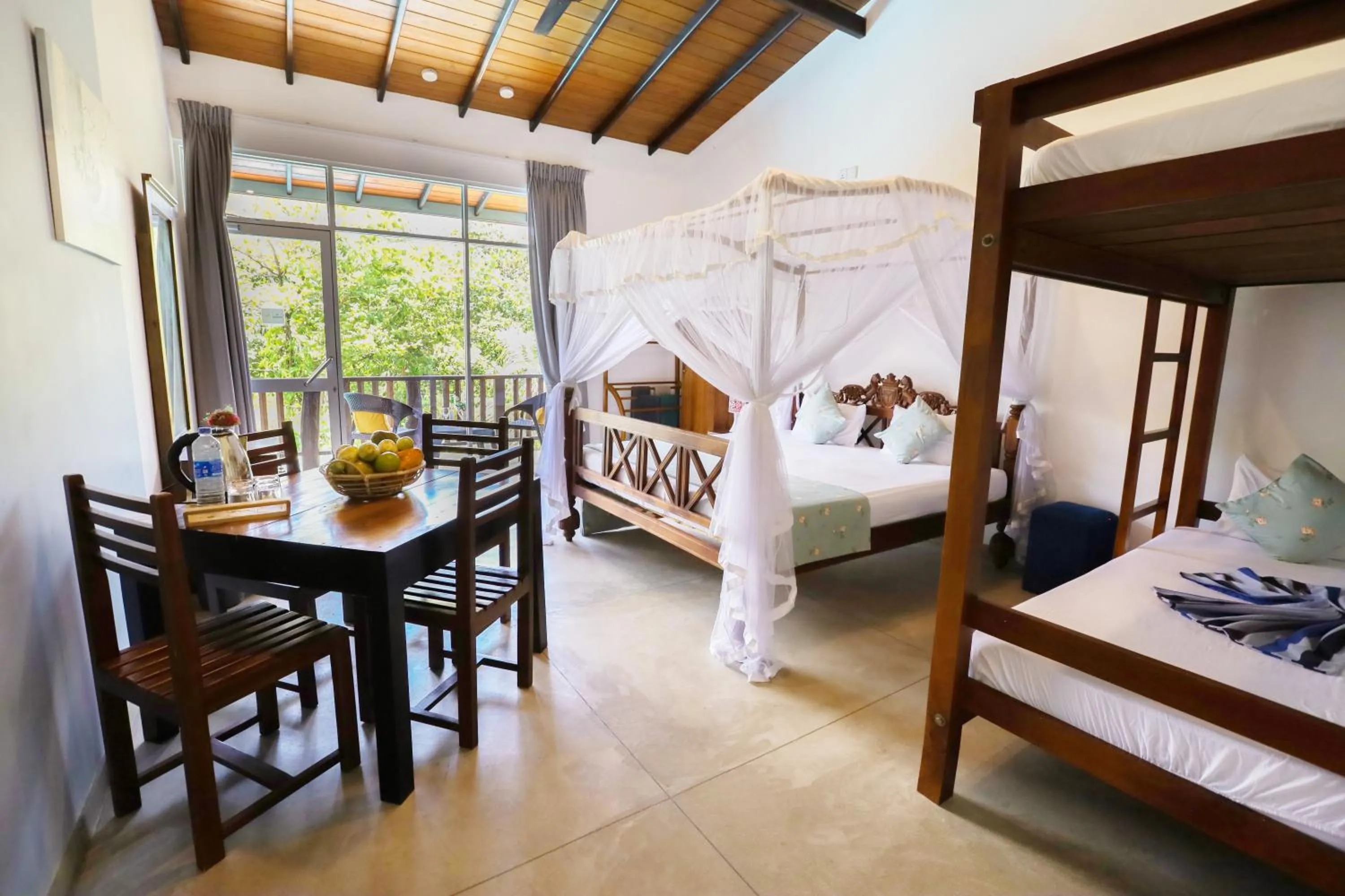 Photo of the whole room, Bed in Casa Samaya Chill Bay Weligama