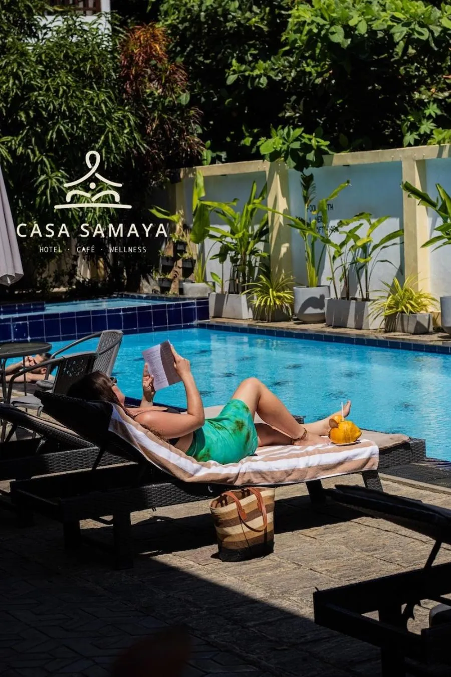 Swimming pool in Casa Samaya Hotel Weligama