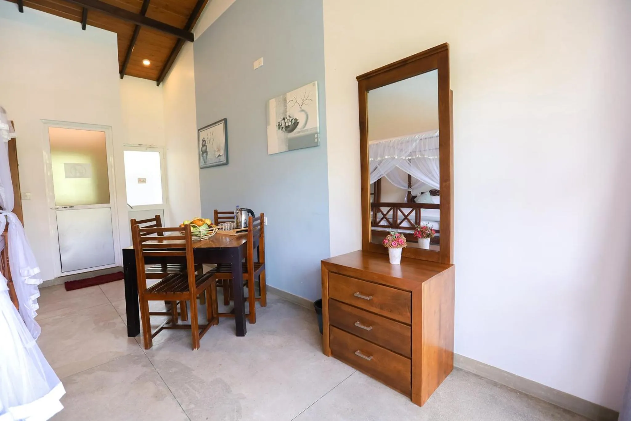 Photo of the whole room in Casa Samaya Chill Bay Weligama