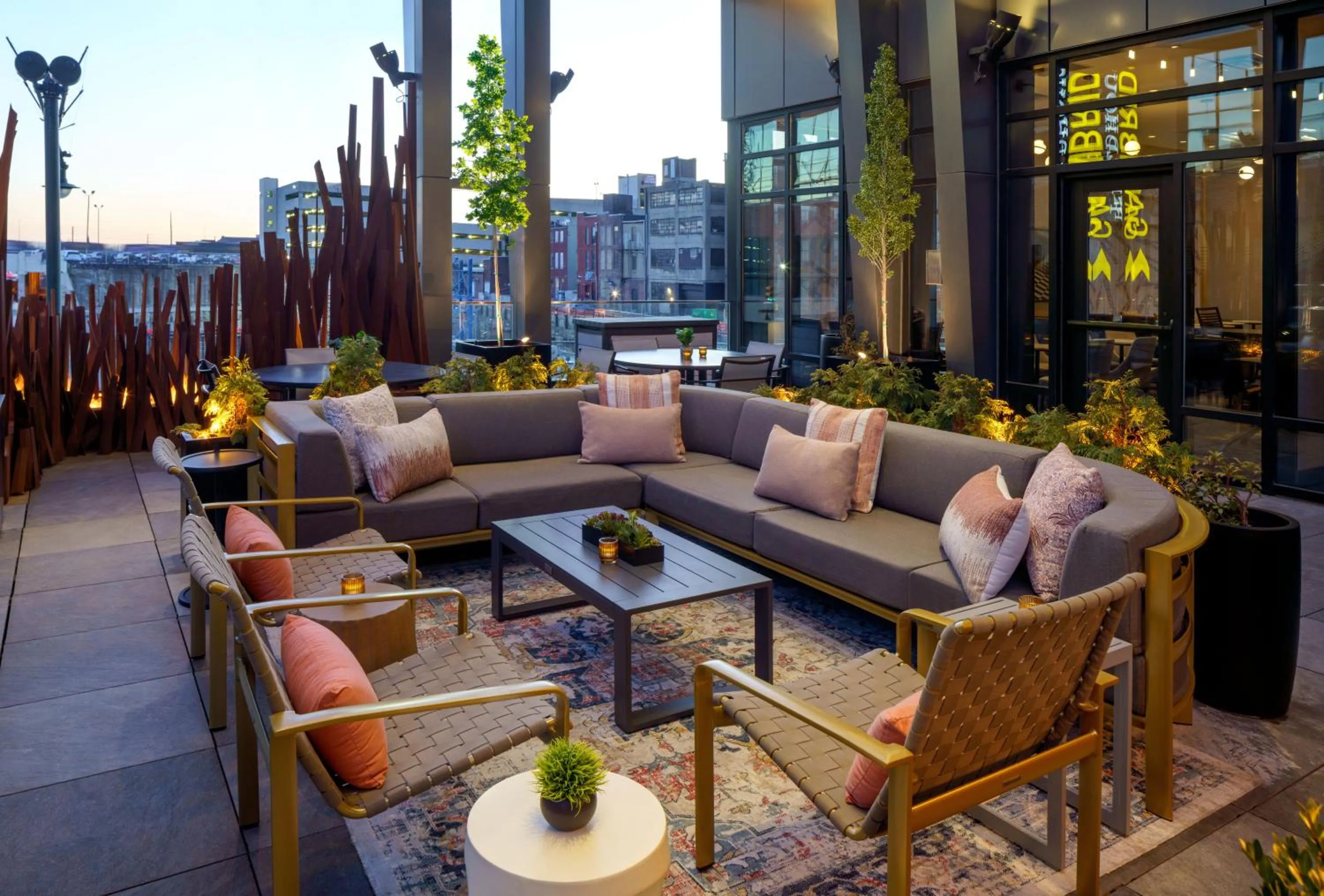 Restaurant/places to eat in Hyatt House Indianapolis Downtown