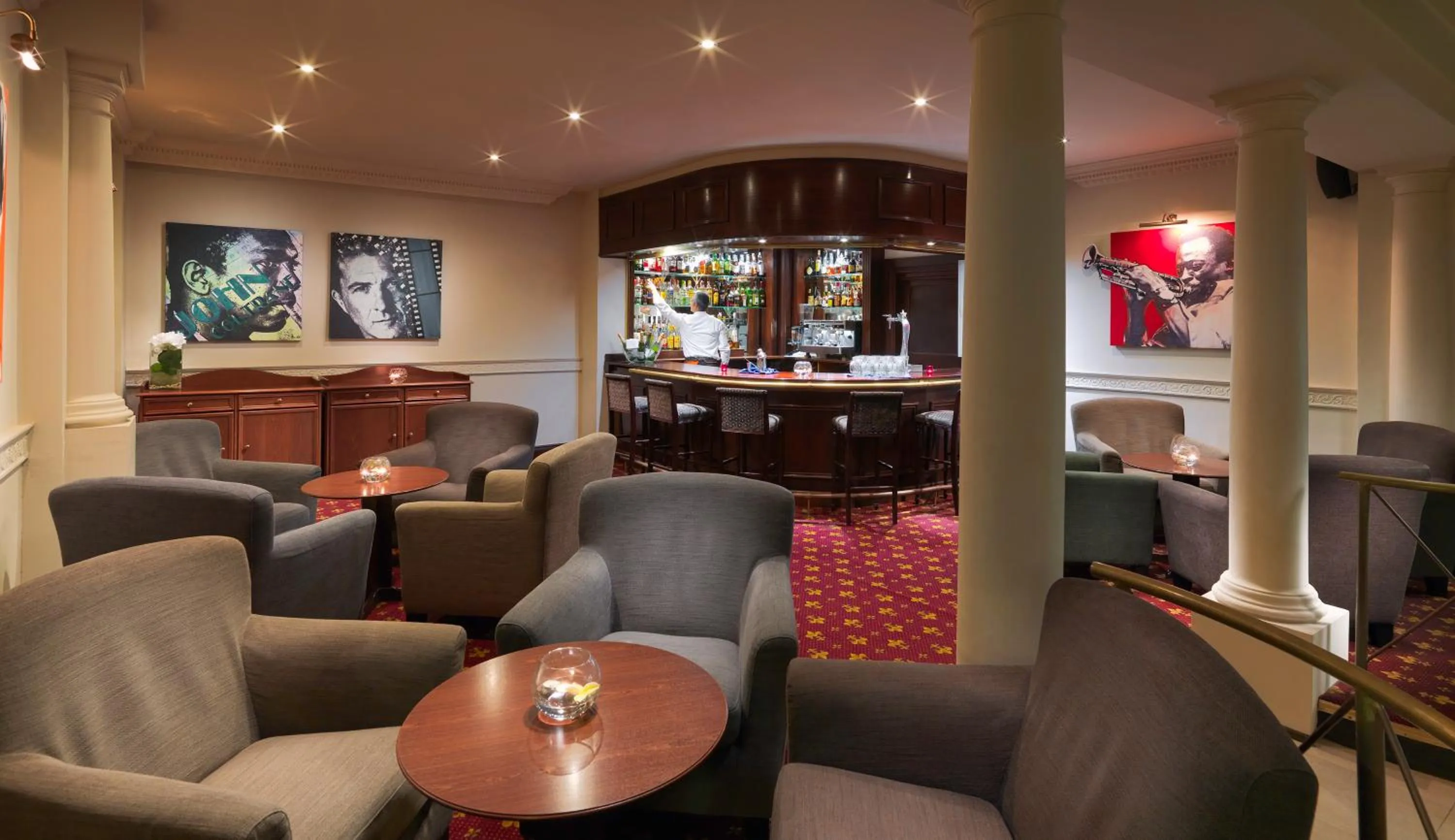 Lounge or bar in Royal Sun Resort