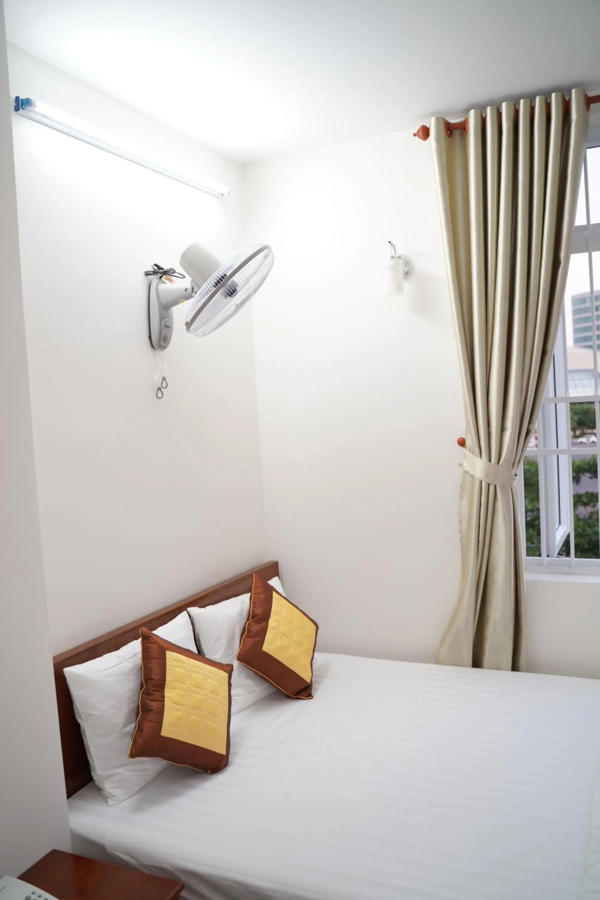 Bed in Jupiter Hotel