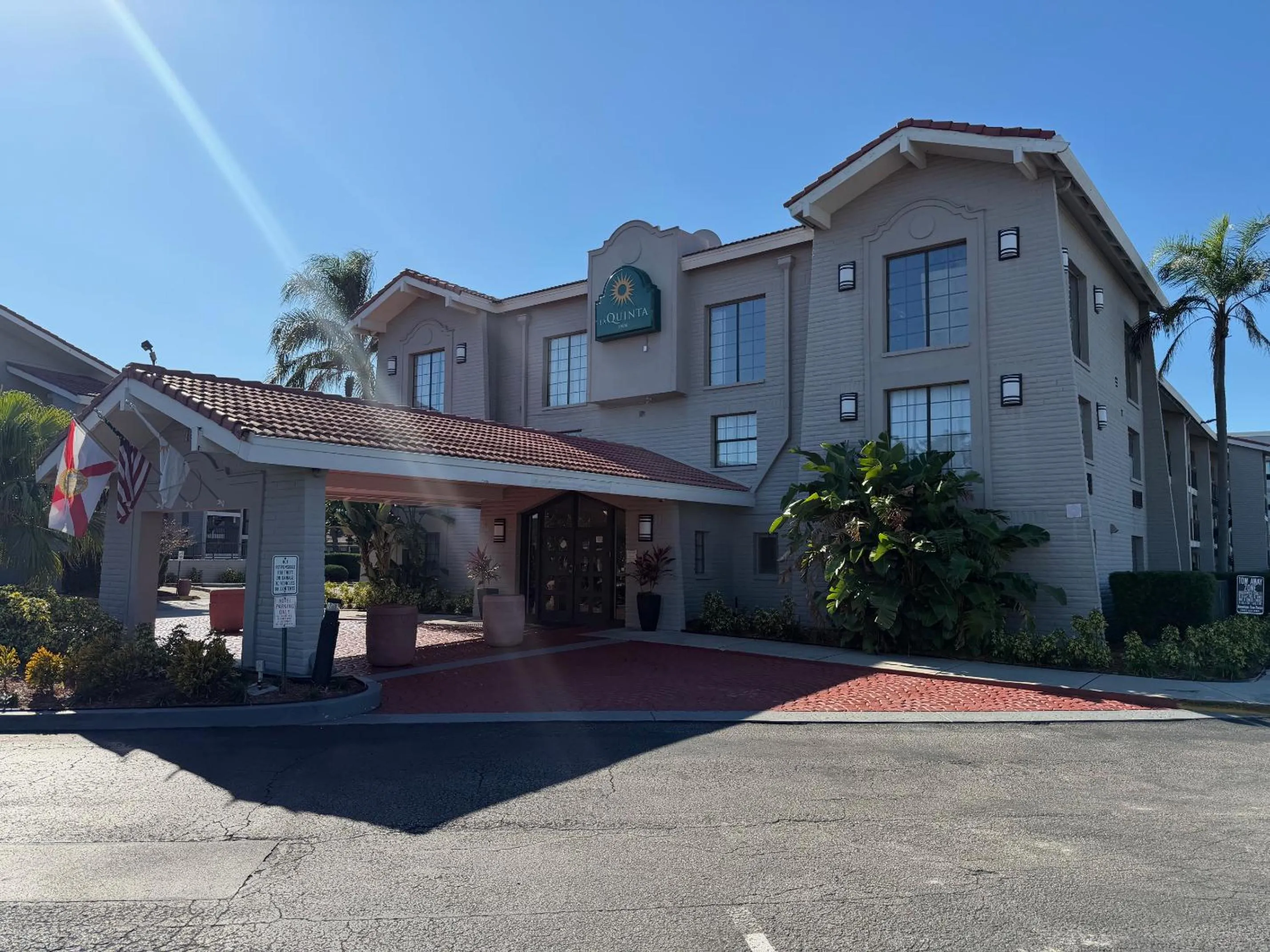 Property building in La Quinta by Wyndham Pinellas Park St Peterburg Clearwater