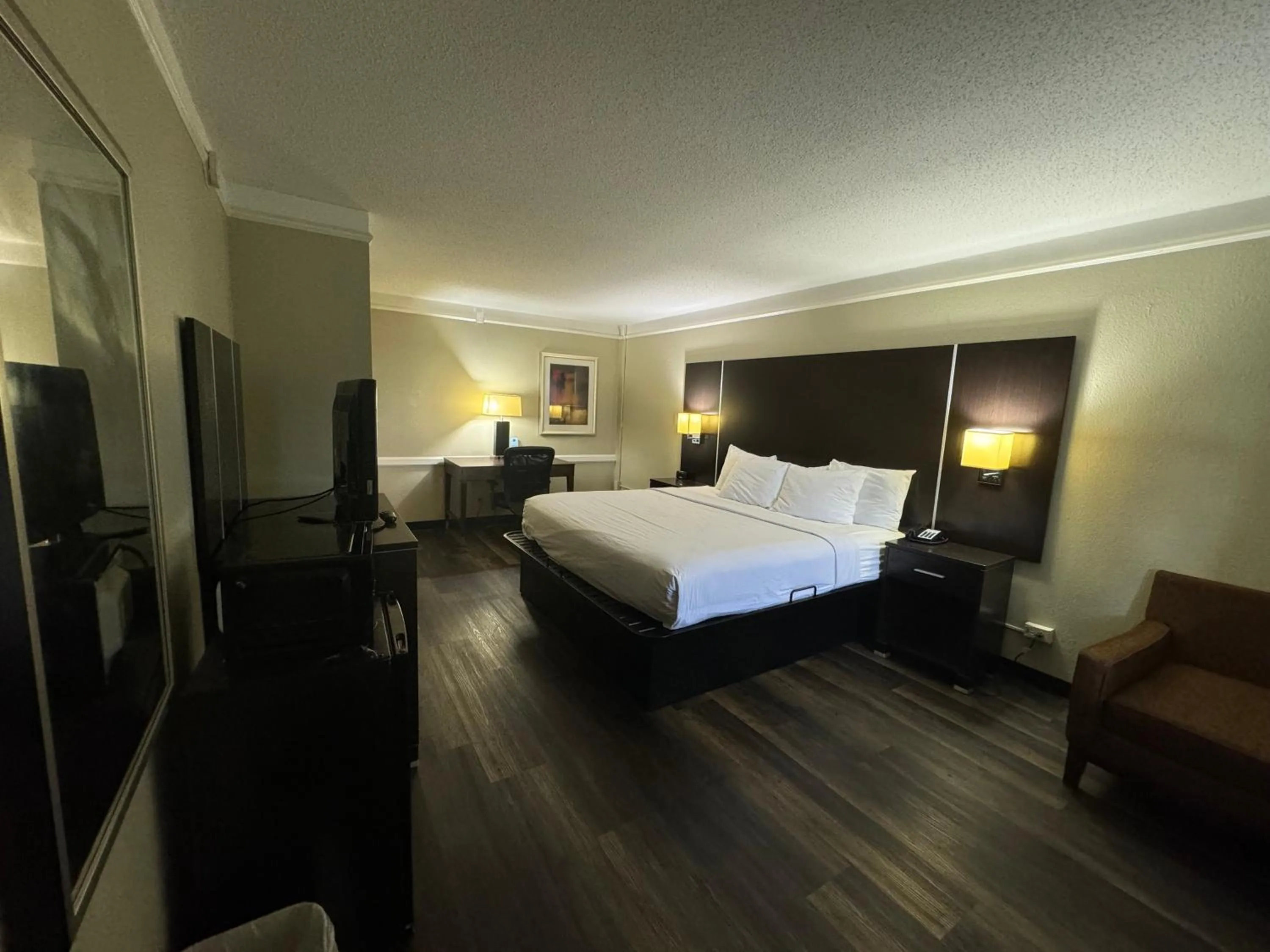 Bed in Travelodge by Wyndham Tuscaloosa