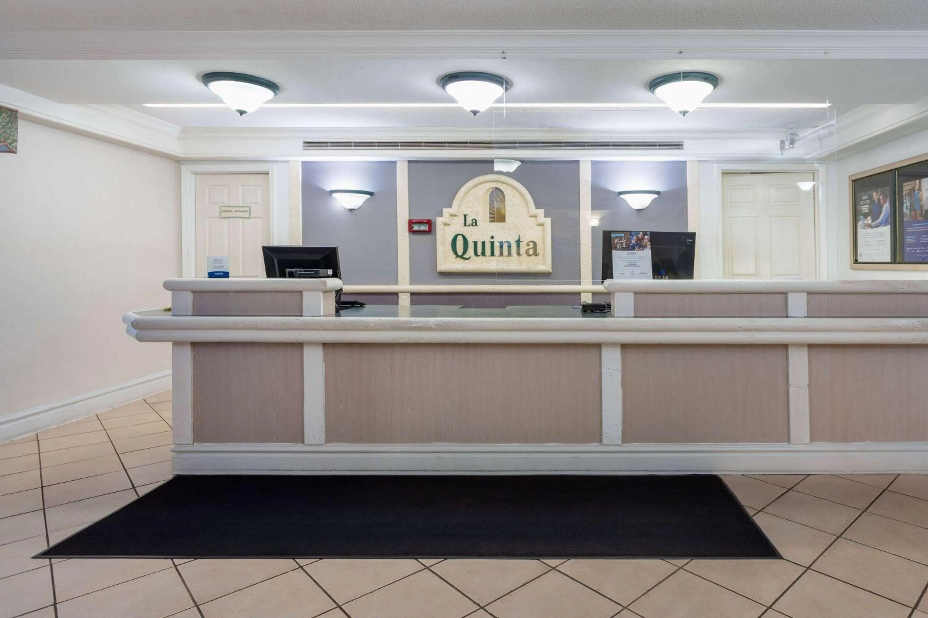 Lobby or reception in La Quinta Inn by Wyndham Pensacola