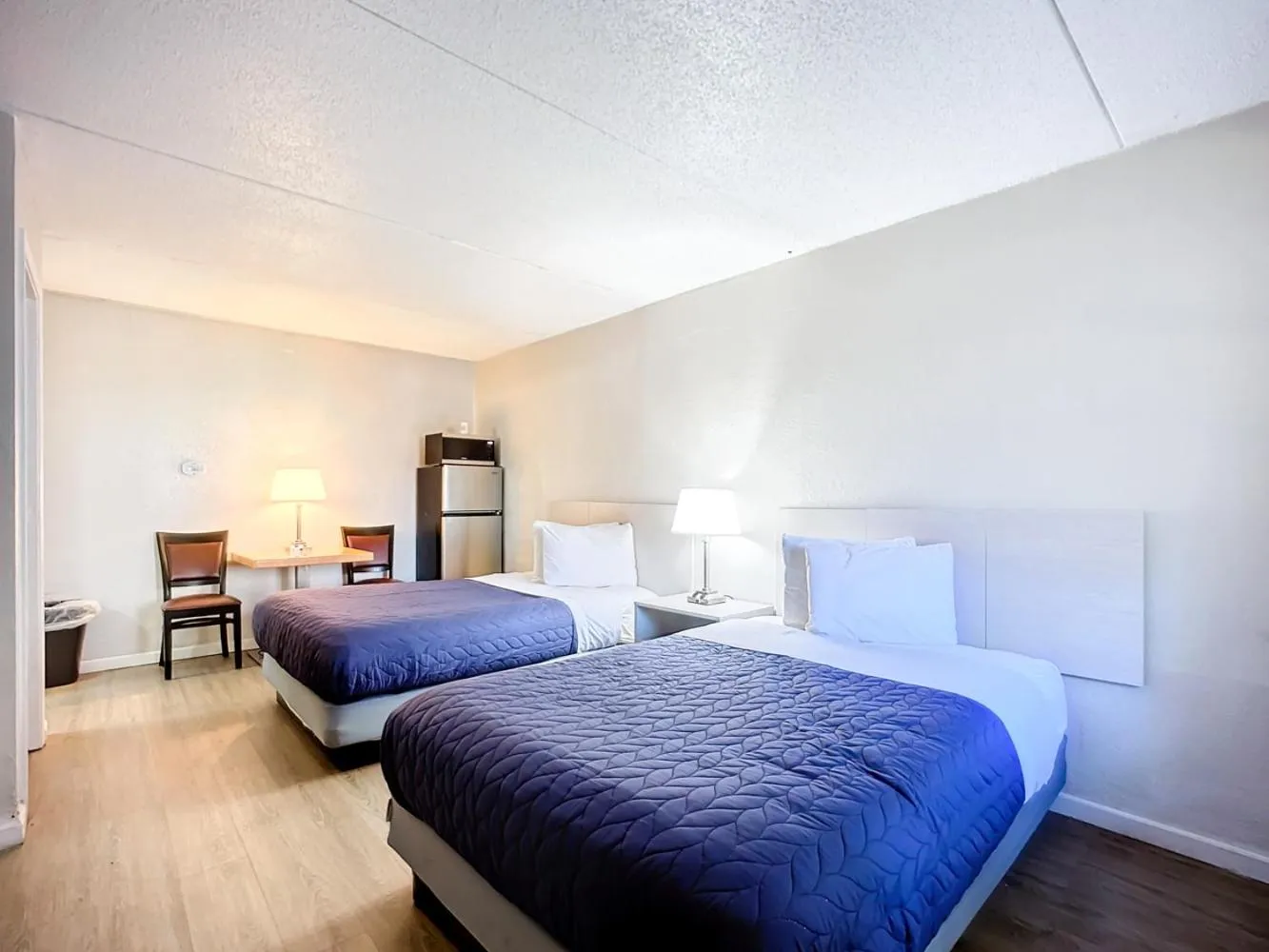 Bed in SoHo Inn and Suites Jacksonville North