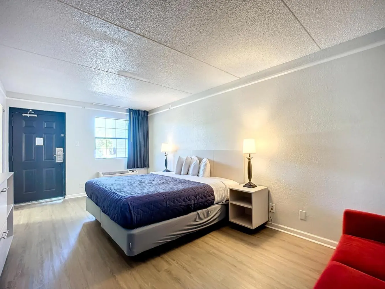 Bed in SoHo Inn and Suites Jacksonville North