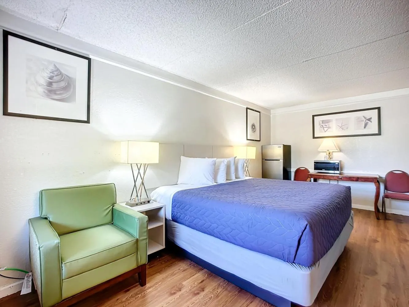 Bed in SoHo Inn and Suites Jacksonville North