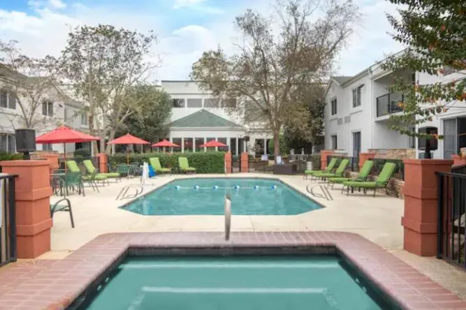 Swimming pool in Wingate by Wyndham Valdosta/Moody AFB
